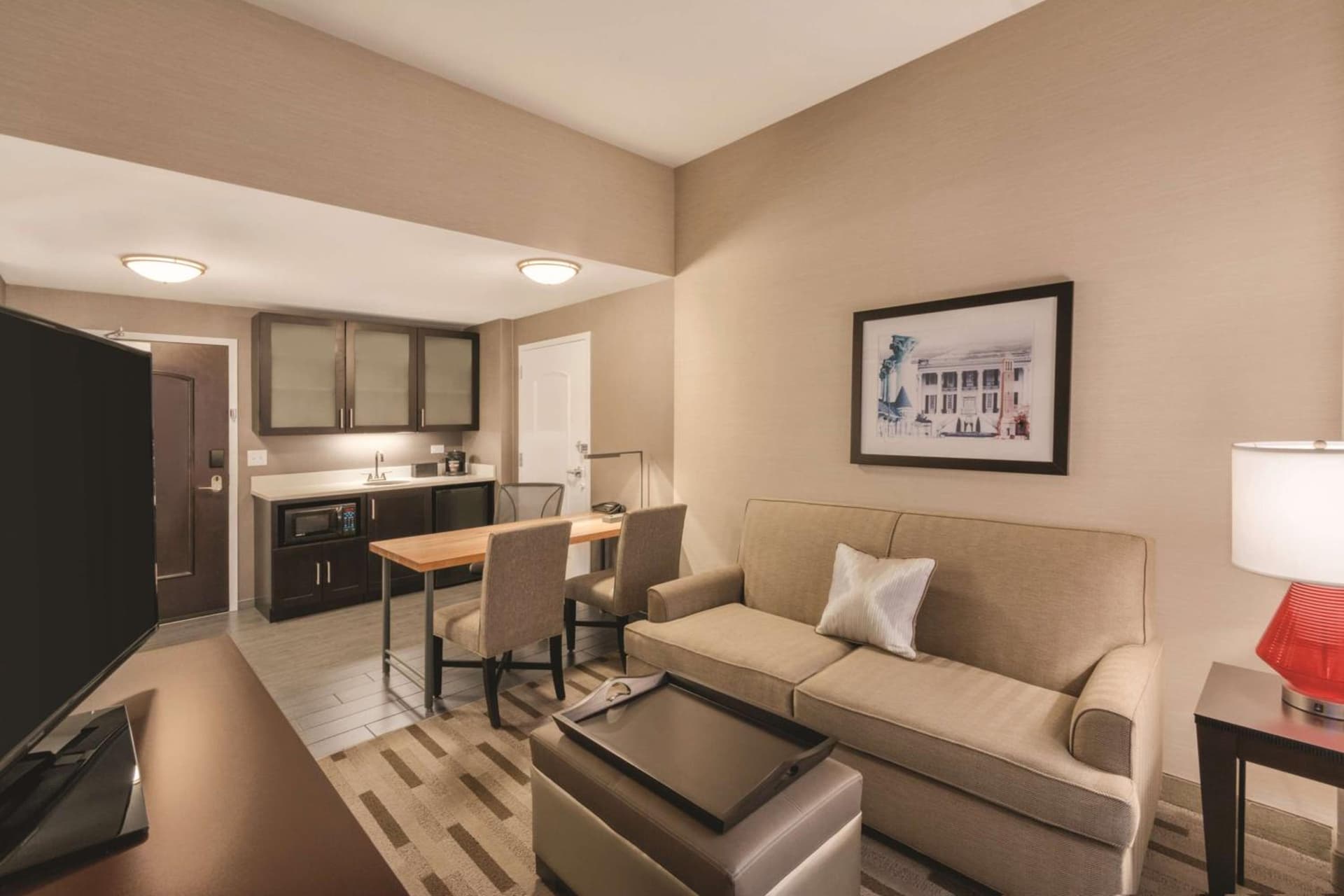 Embassy Suites by Hilton Tuscaloosa Alabama Downtown gallery photo in Tuscaloosa, AL — image 10
