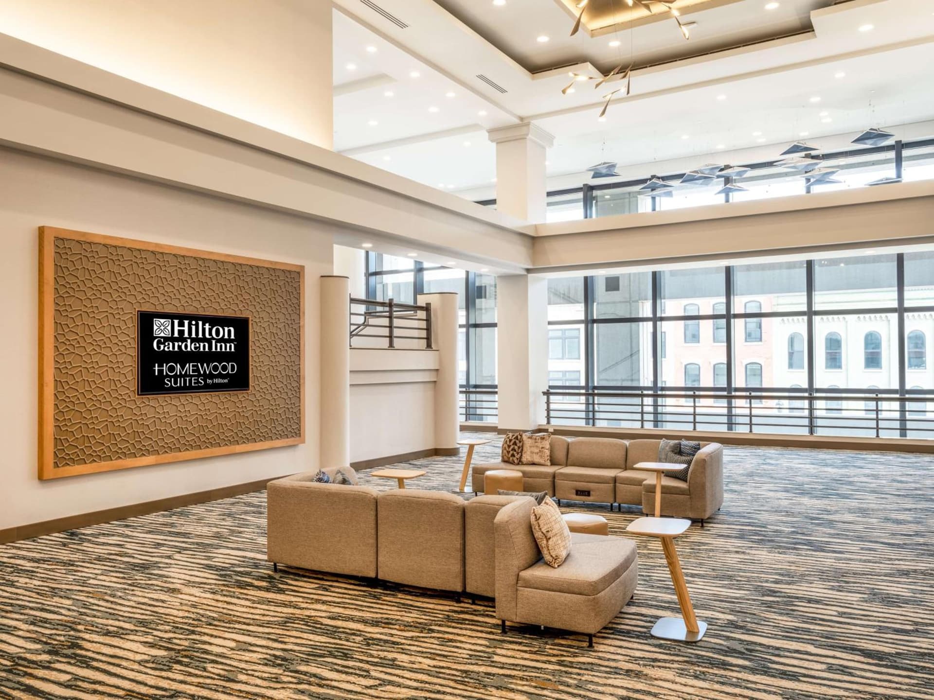 Hilton Garden Inn Toledo Downtown interior in Toledo, OH — gallery photo 2