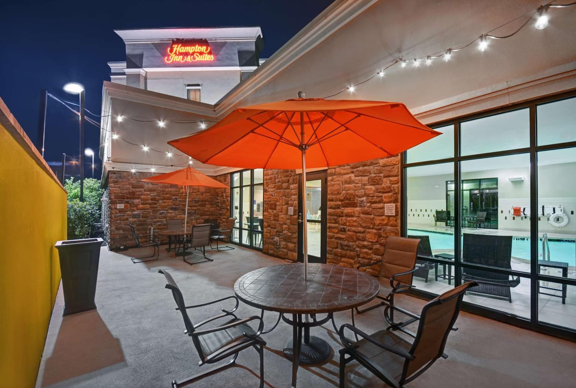Hampton Inn and Suites Robbinsville interior in Robbinsville, NJ — gallery photo 2
