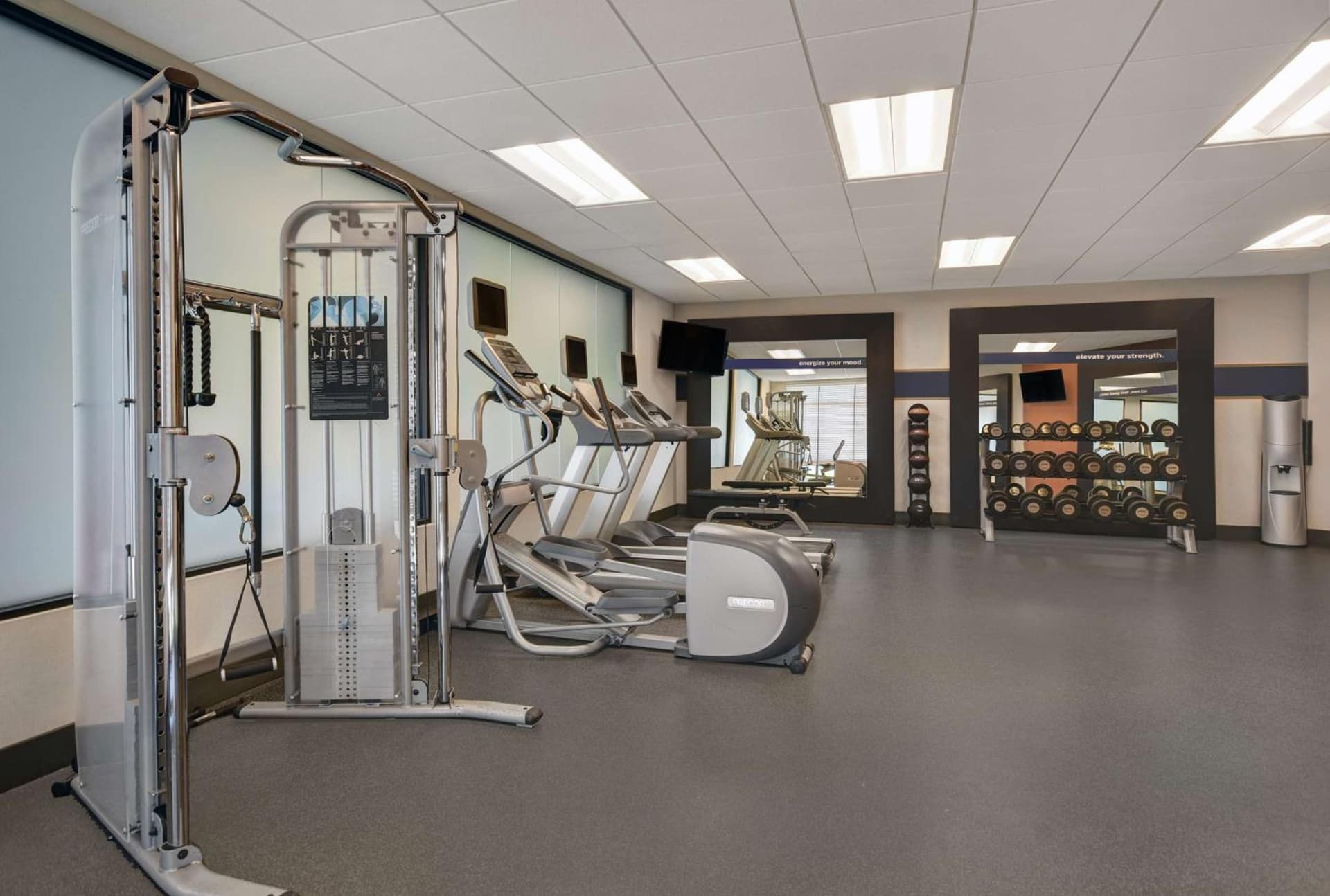Hampton Inn and Suites Robbinsville interior in Robbinsville, NJ — gallery photo 2