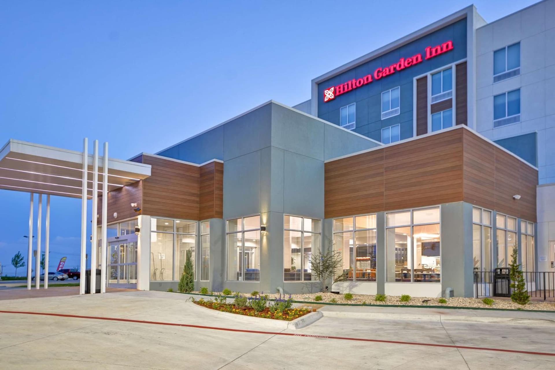 Hilton Garden Inn Tulsa-Broken Arrow, OK featured exterior or lobby in Broken Arrow, OK — similar hotel