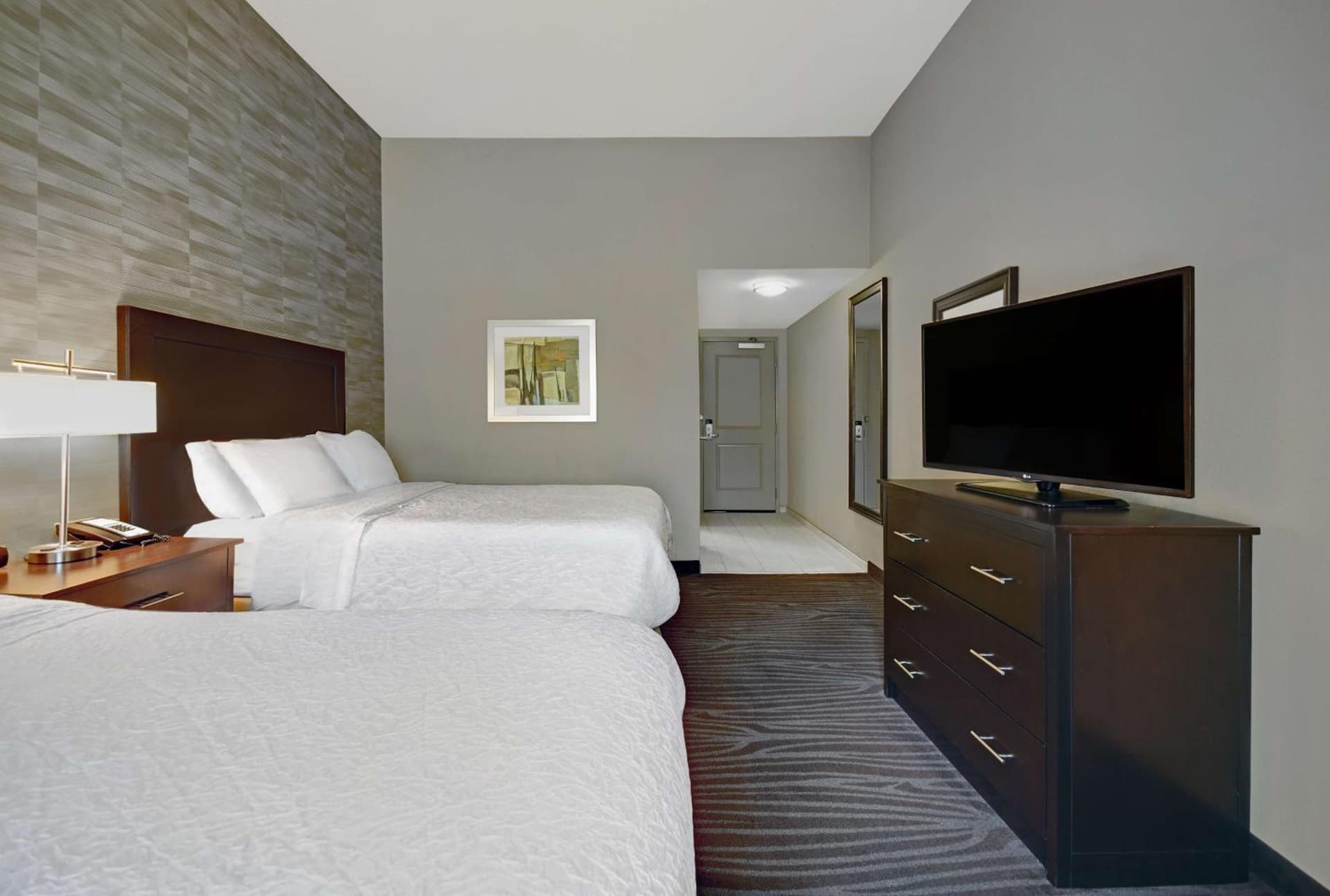Hampton Inn and Suites Robbinsville gallery photo in Robbinsville, NJ — image 44