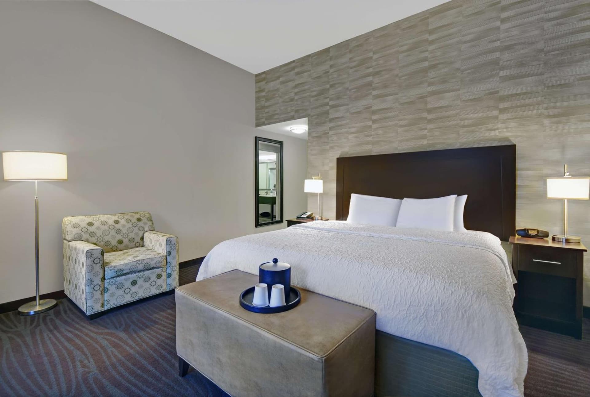 Hampton Inn and Suites Robbinsville gallery photo in Robbinsville, NJ — image 28