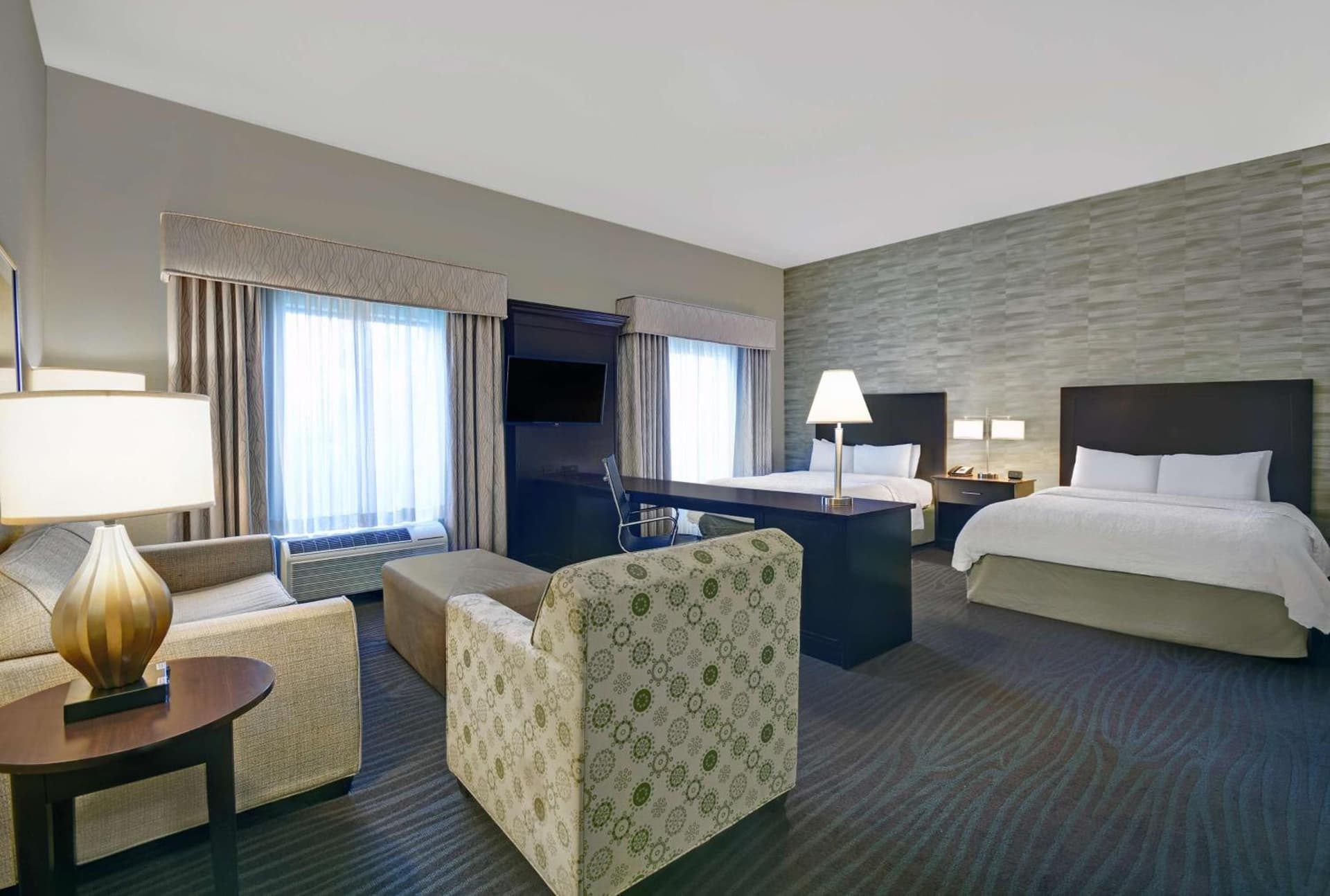 Hampton Inn and Suites Robbinsville gallery photo in Robbinsville, NJ — image 13