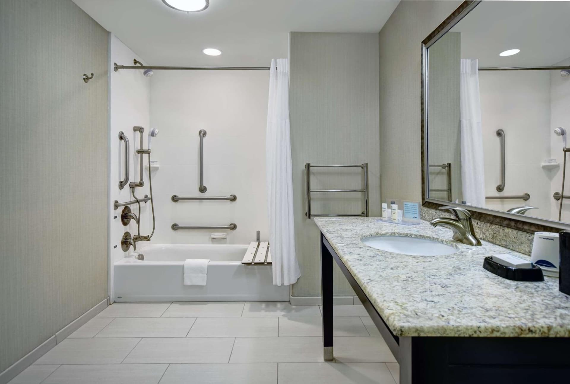 Hampton Inn and Suites Robbinsville gallery photo in Robbinsville, NJ — image 43