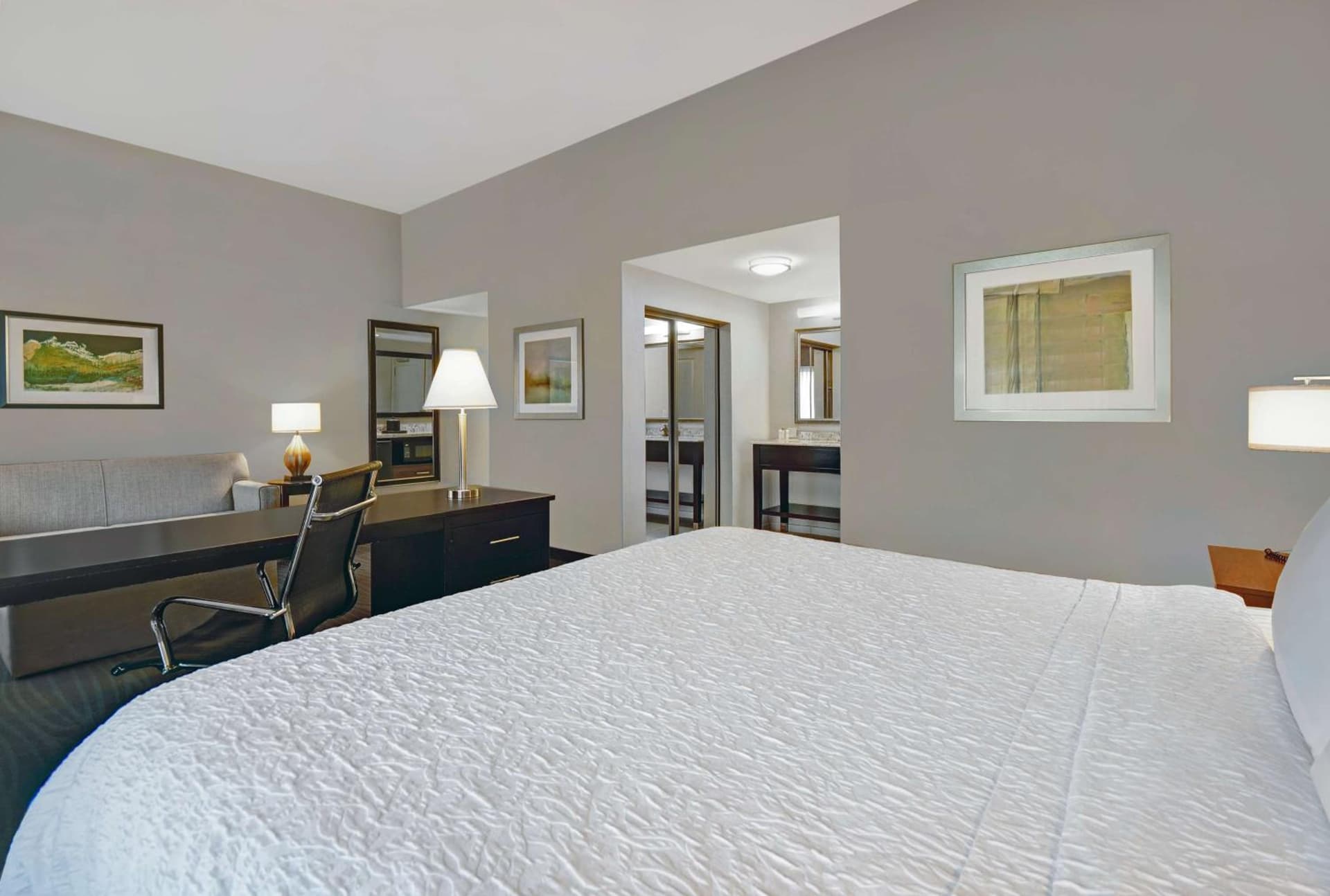 Hampton Inn and Suites Robbinsville gallery photo in Robbinsville, NJ — image 19