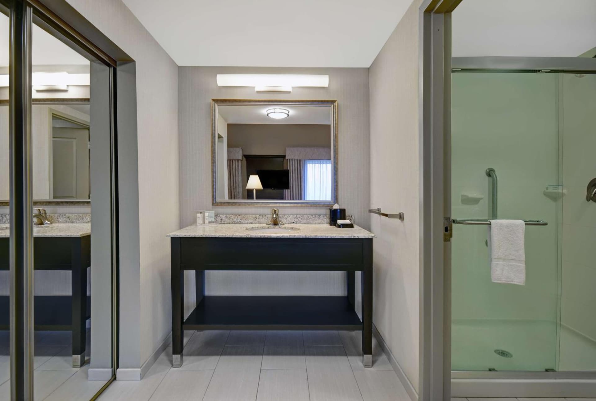 Hampton Inn and Suites Robbinsville gallery photo in Robbinsville, NJ — image 20