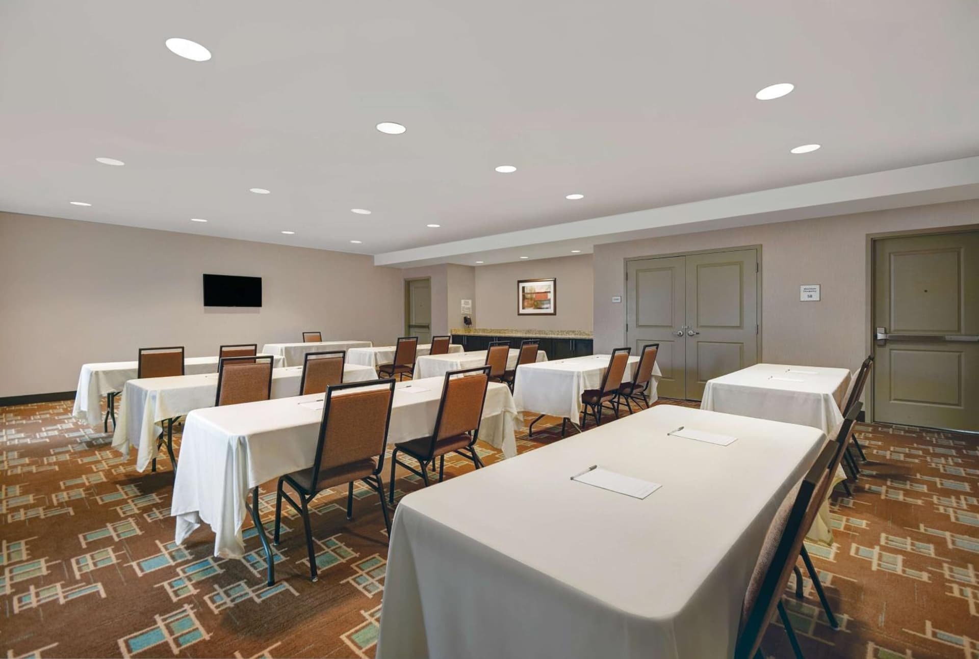 Hampton Inn and Suites Robbinsville gallery photo in Robbinsville, NJ — image 25
