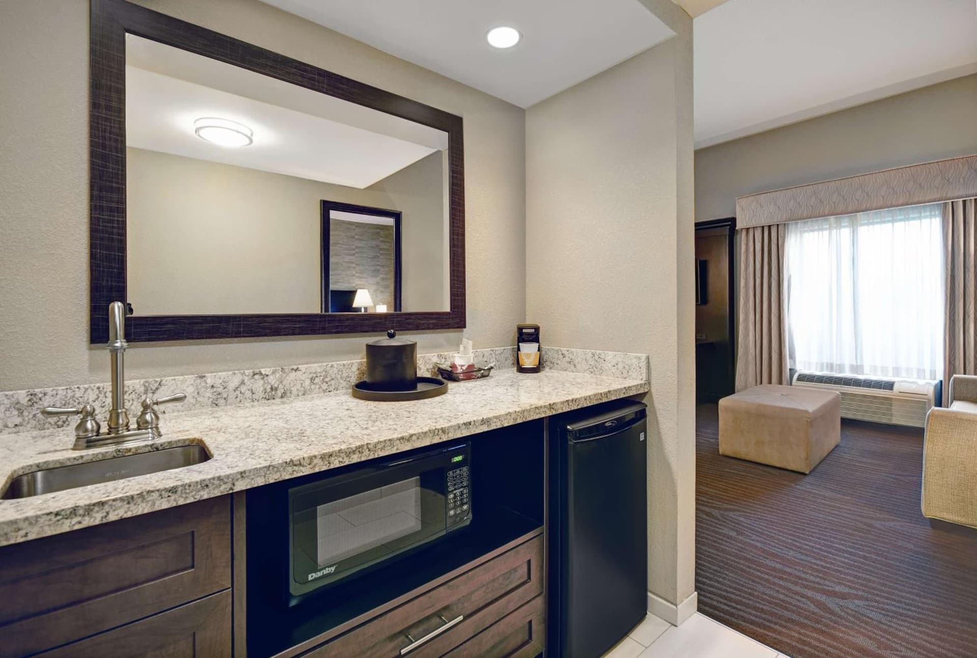 Hampton Inn and Suites Robbinsville gallery photo in Robbinsville, NJ — image 26