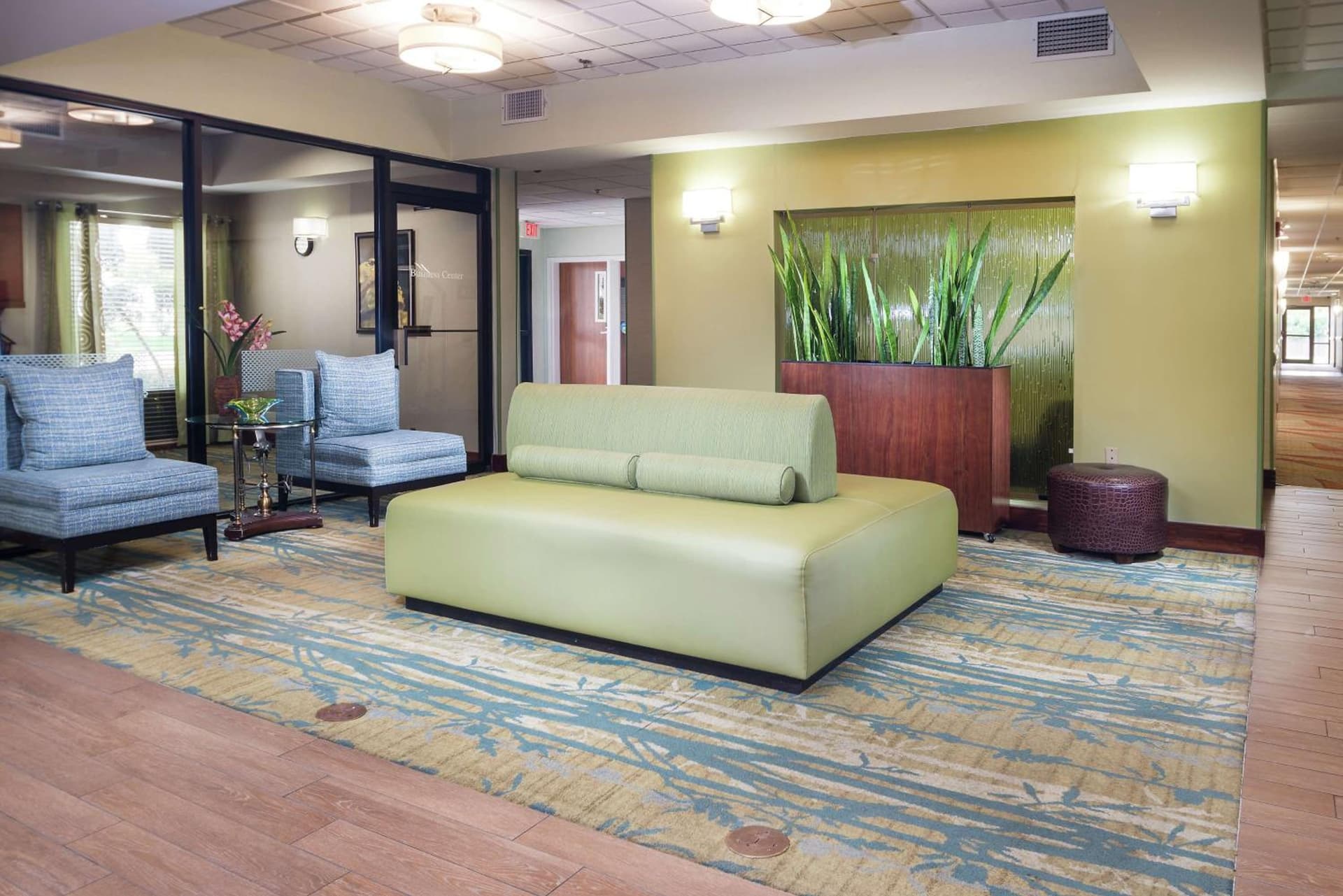Hampton Inn Tulsa/Broken Arrow interior in Broken Arrow, OK — gallery photo 2