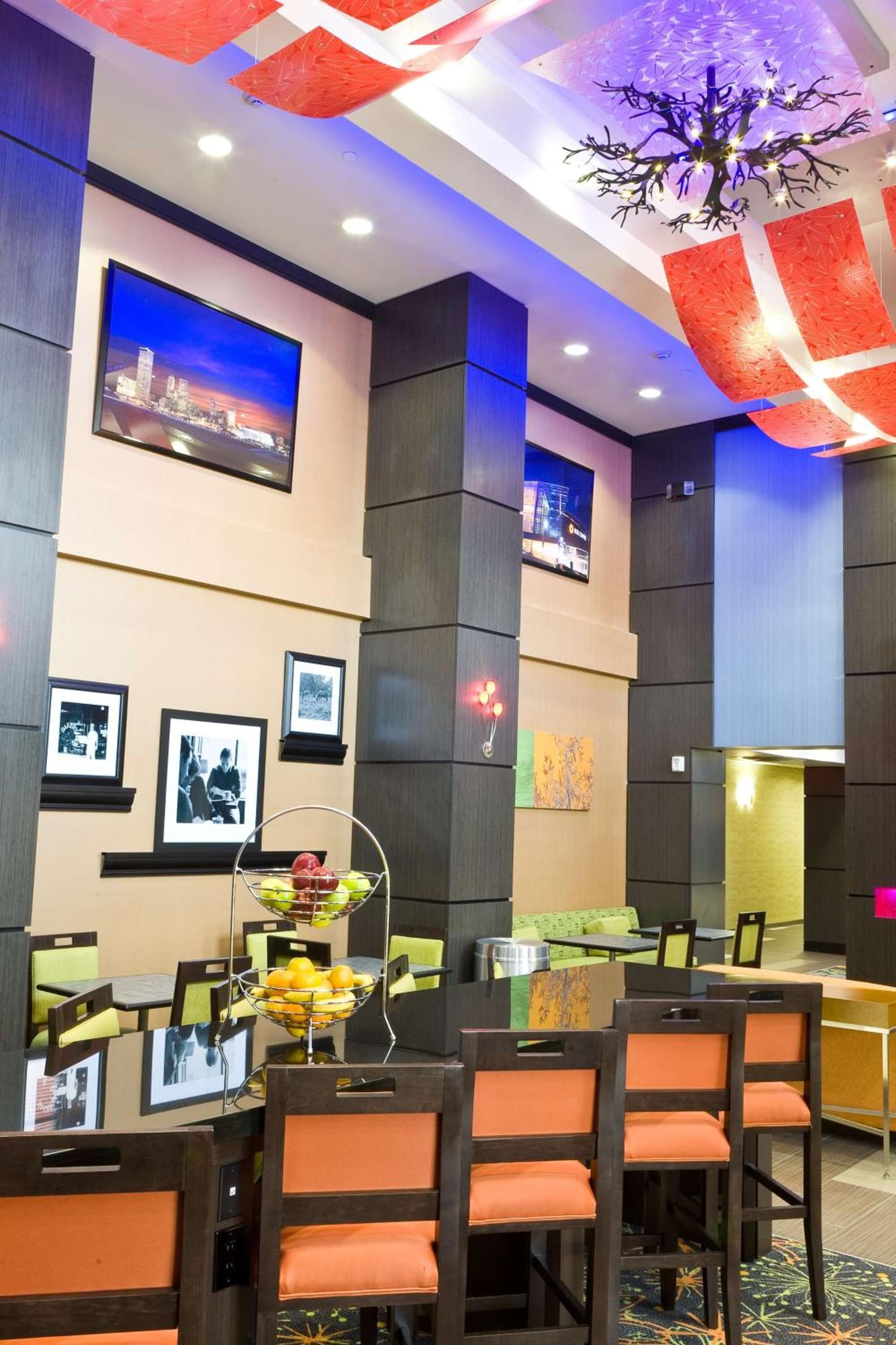 Hampton Inn and Suites Tulsa Central gallery photo in Tulsa, OK — image 19