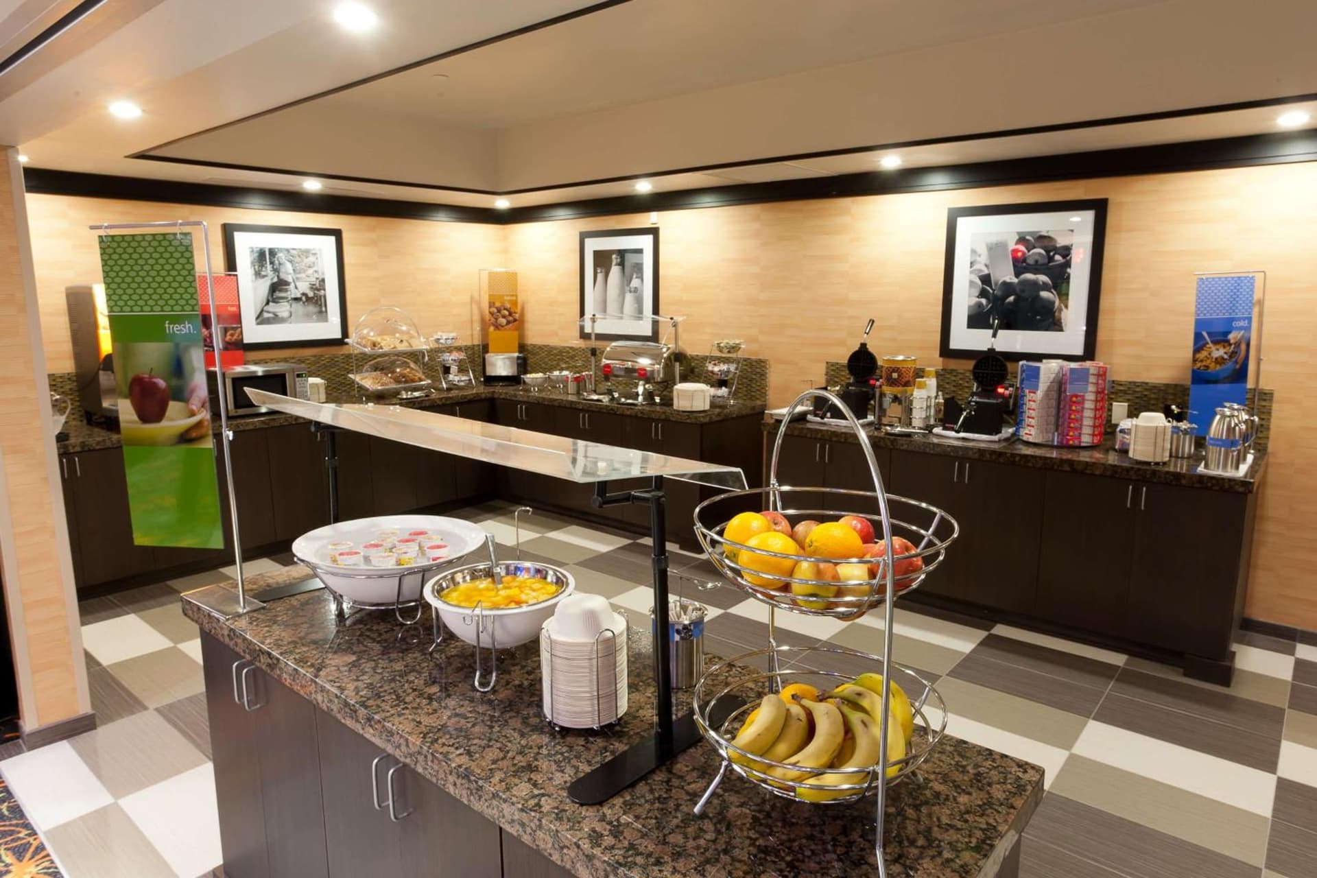 Hampton Inn and Suites Tulsa Central gallery photo in Tulsa, OK — image 14