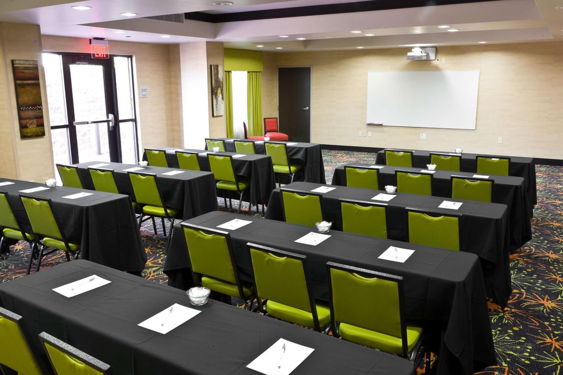 Hampton Inn and Suites Tulsa Central interior in Tulsa, OK — gallery photo 2