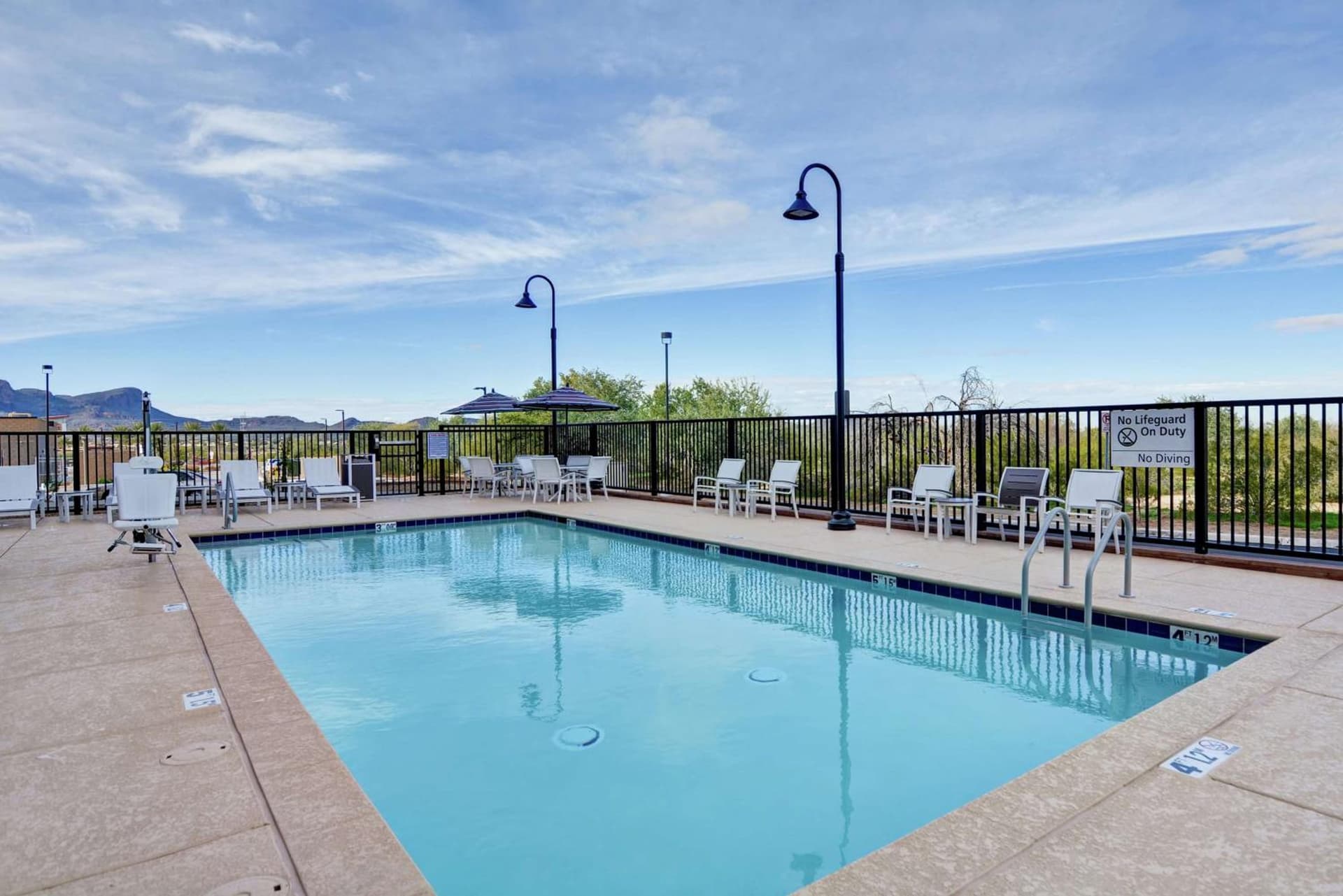 Hampton Inn & Suites Tucson Marana interior in Marana, AZ — gallery photo 2