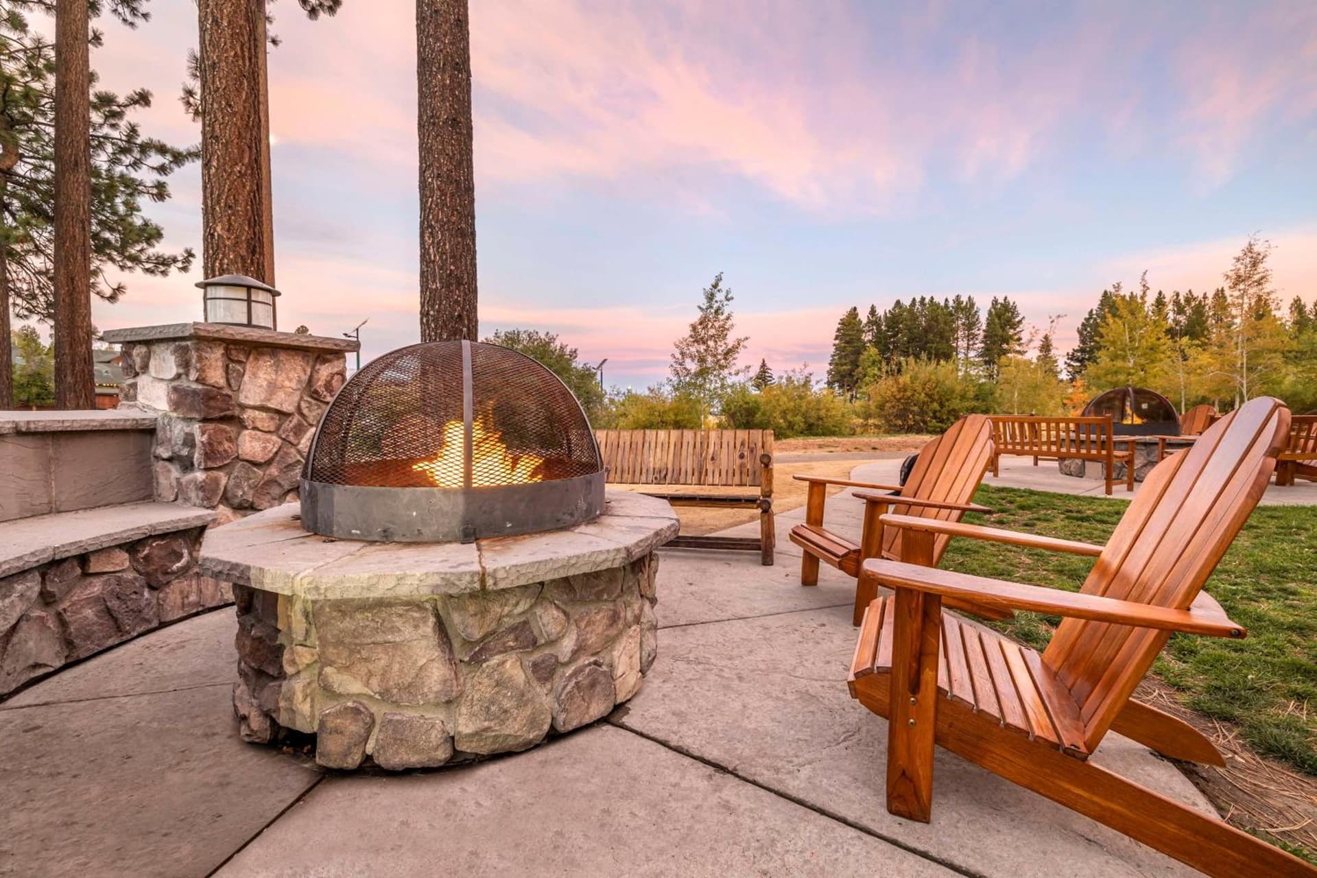 Hilton Vacation Club Lake Tahoe Resort South interior in South Lake Tahoe, CA — gallery photo 2