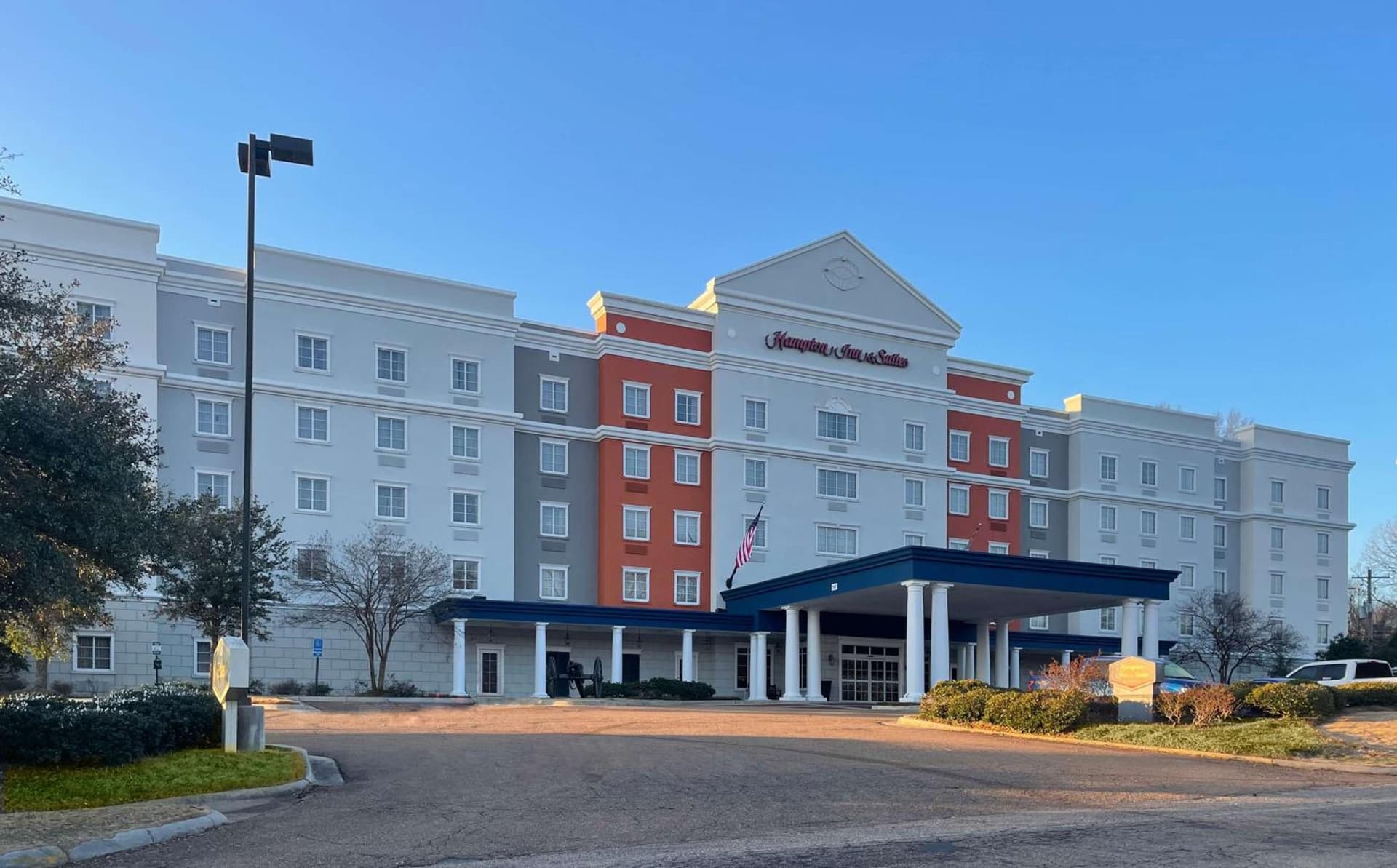 Hampton Inn & Suites - Vicksburg interior in Vicksburg, MS — gallery photo 2