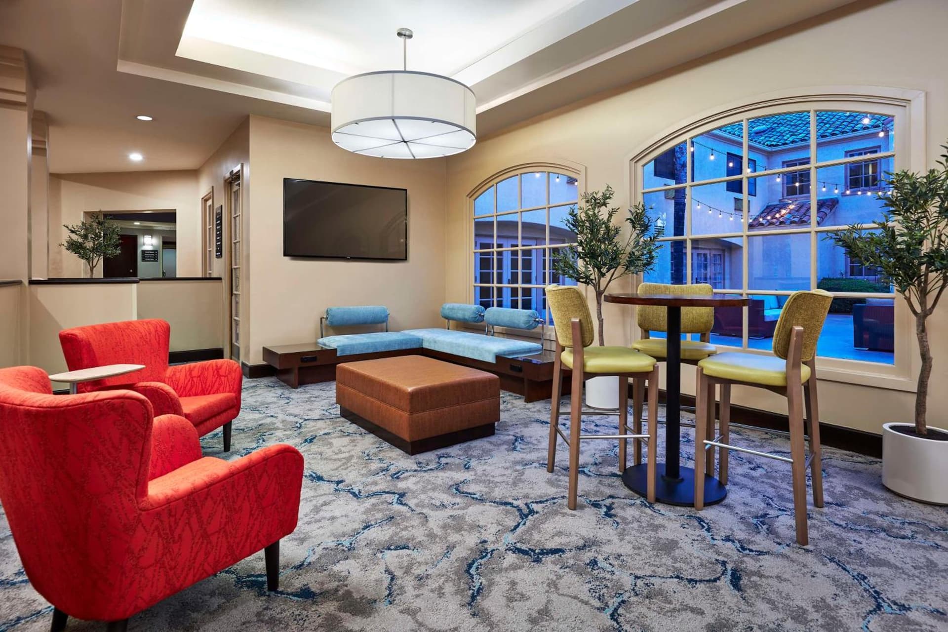 Hilton Garden Inn Valencia Six Flags property views in Valencia, CA — gallery photo 3