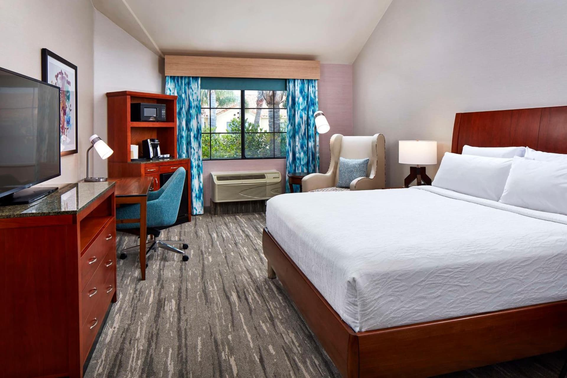 Hilton Garden Inn Valencia Six Flags interior in Valencia, CA — gallery photo 2