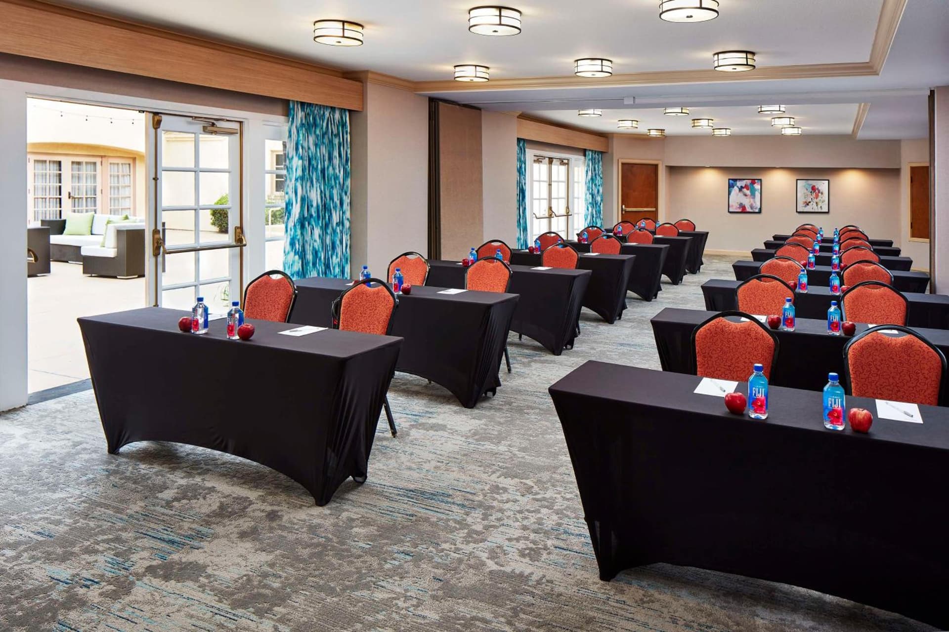Hilton Garden Inn Valencia Six Flags gallery photo in Valencia, CA — image 20