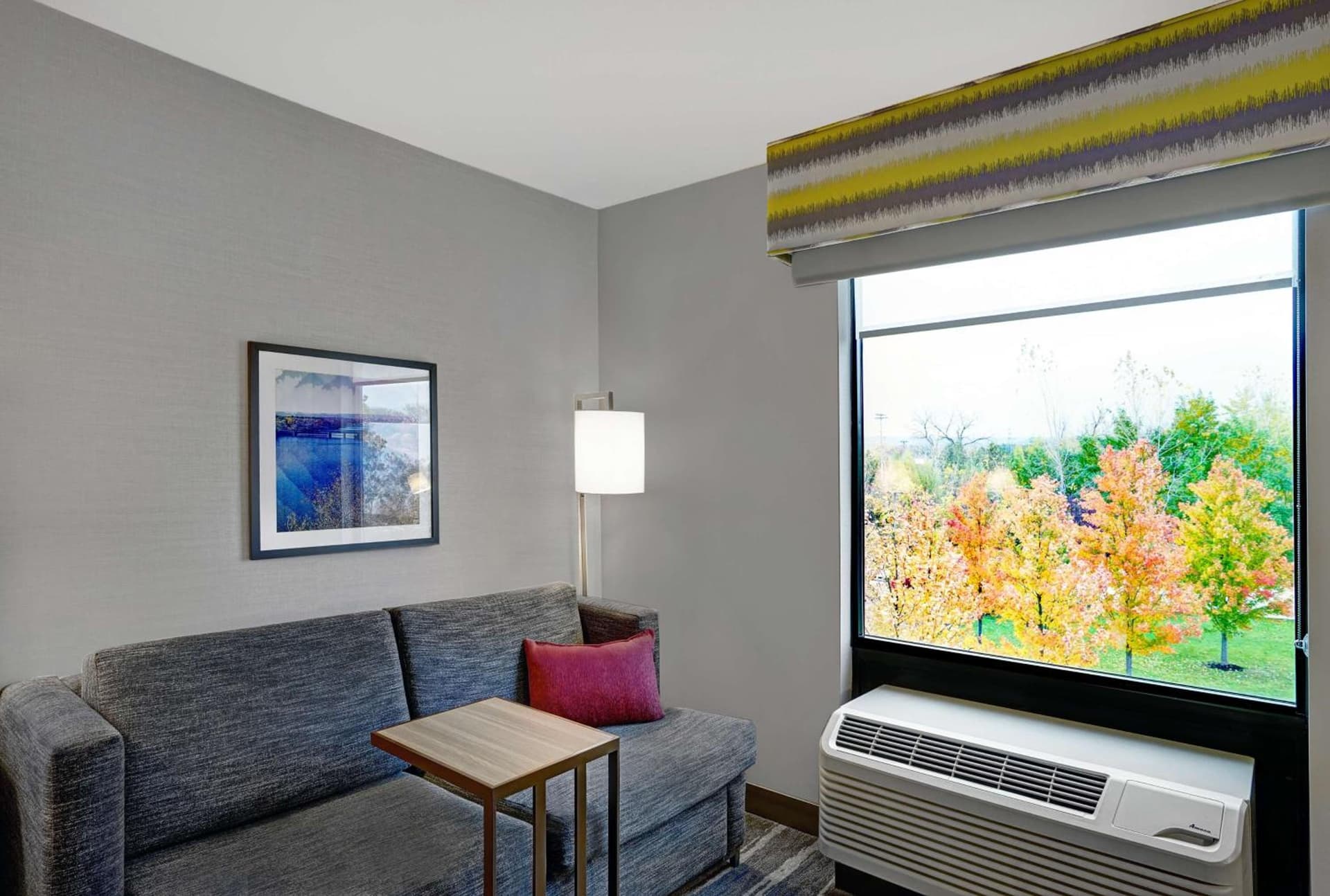 Hampton Inn Utica gallery photo in Utica, NY — image 7