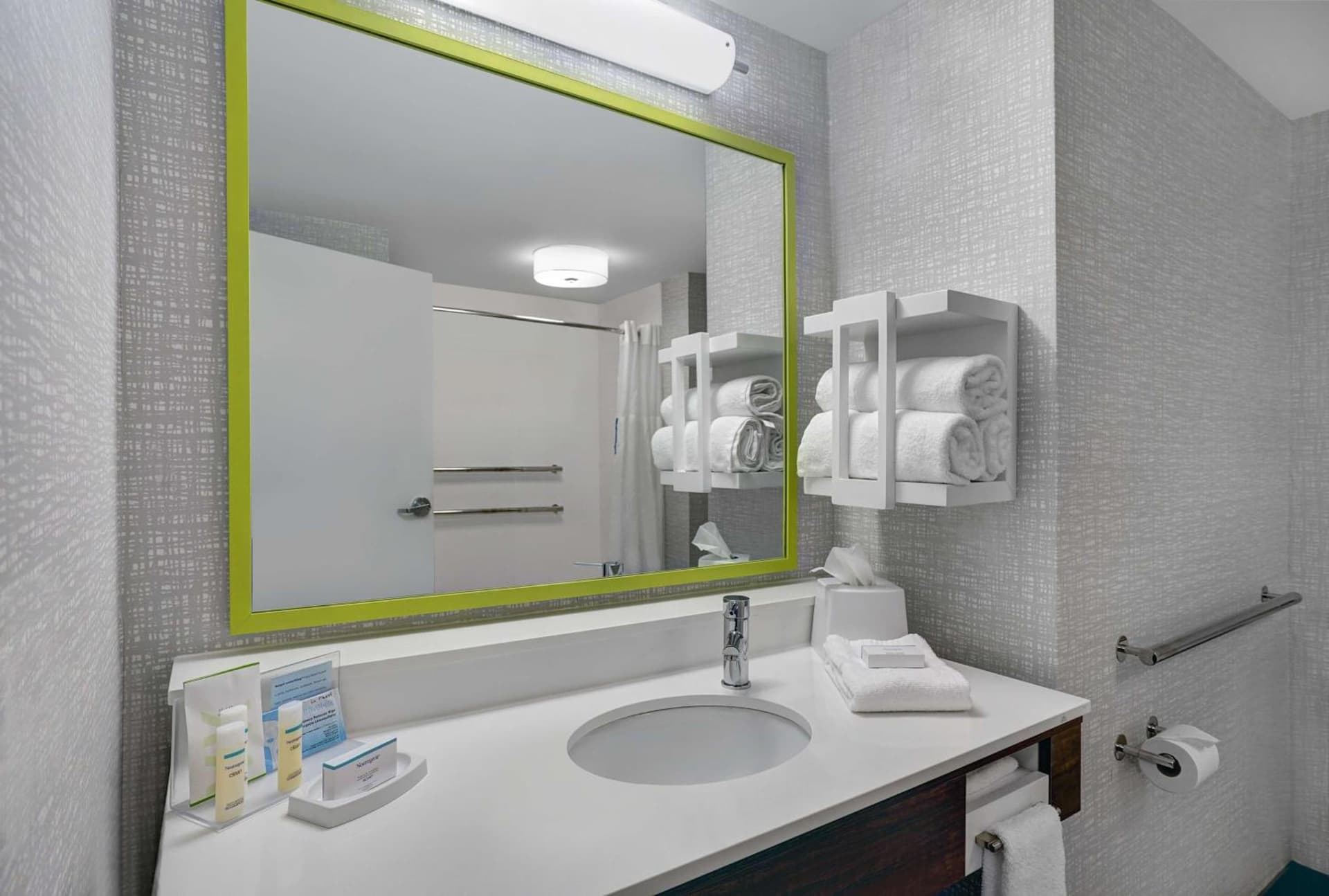 Hampton Inn Utica gallery photo in Utica, NY — image 9