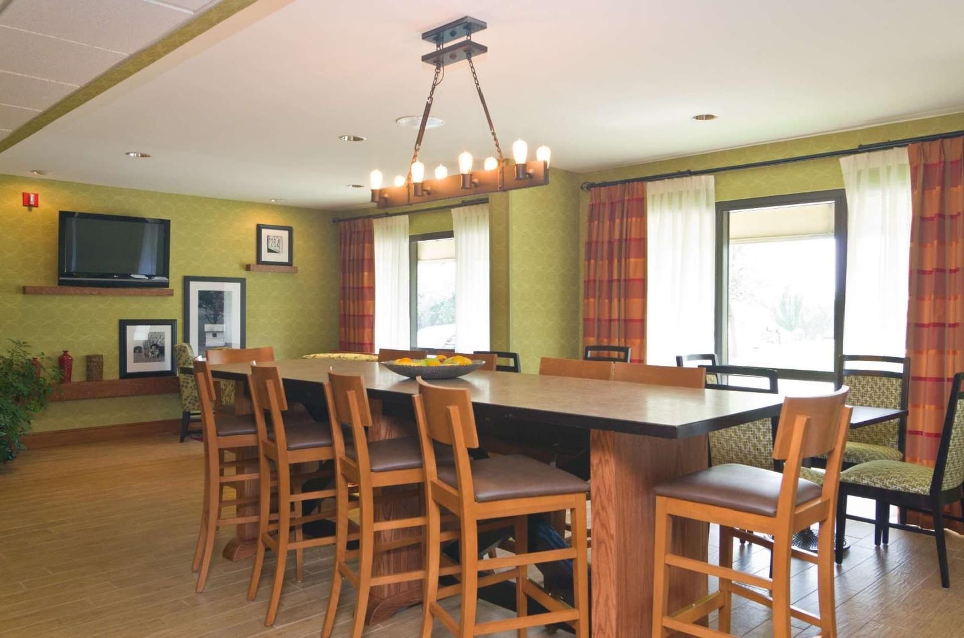 Hampton Inn Wooster gallery photo in Wooster, OH — image 14