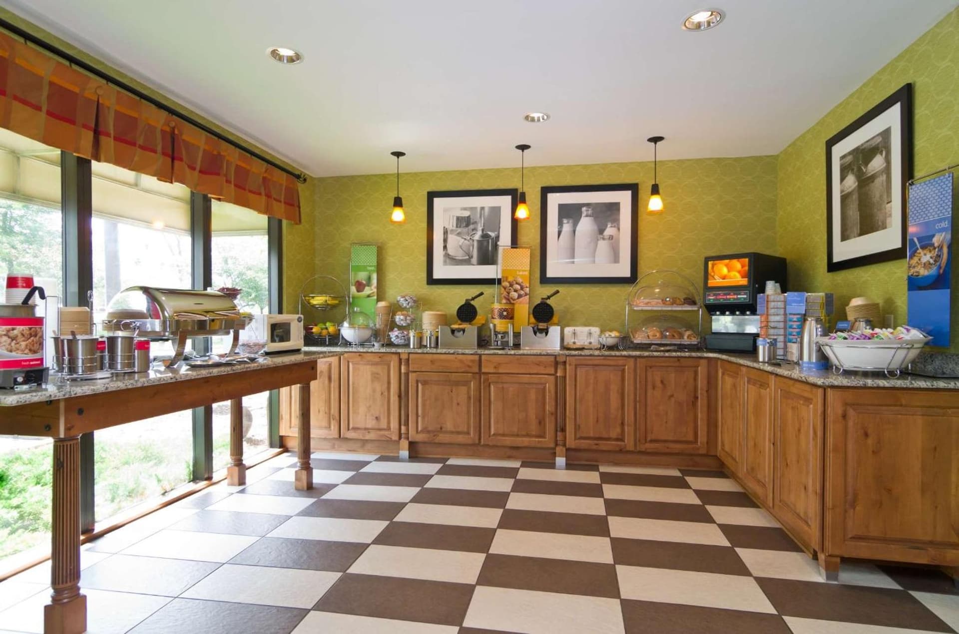 Hampton Inn Wooster gallery photo in Wooster, OH — image 6
