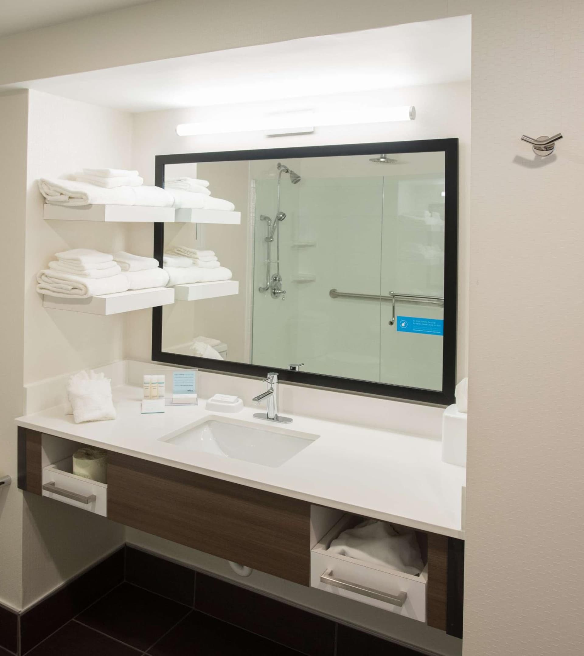 Hampton Inn Wooster gallery photo in Wooster, OH — image 24