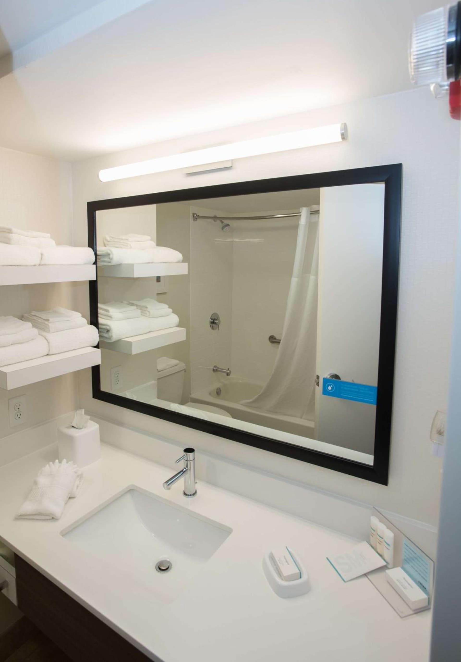 Hampton Inn Wooster gallery photo in Wooster, OH — image 17