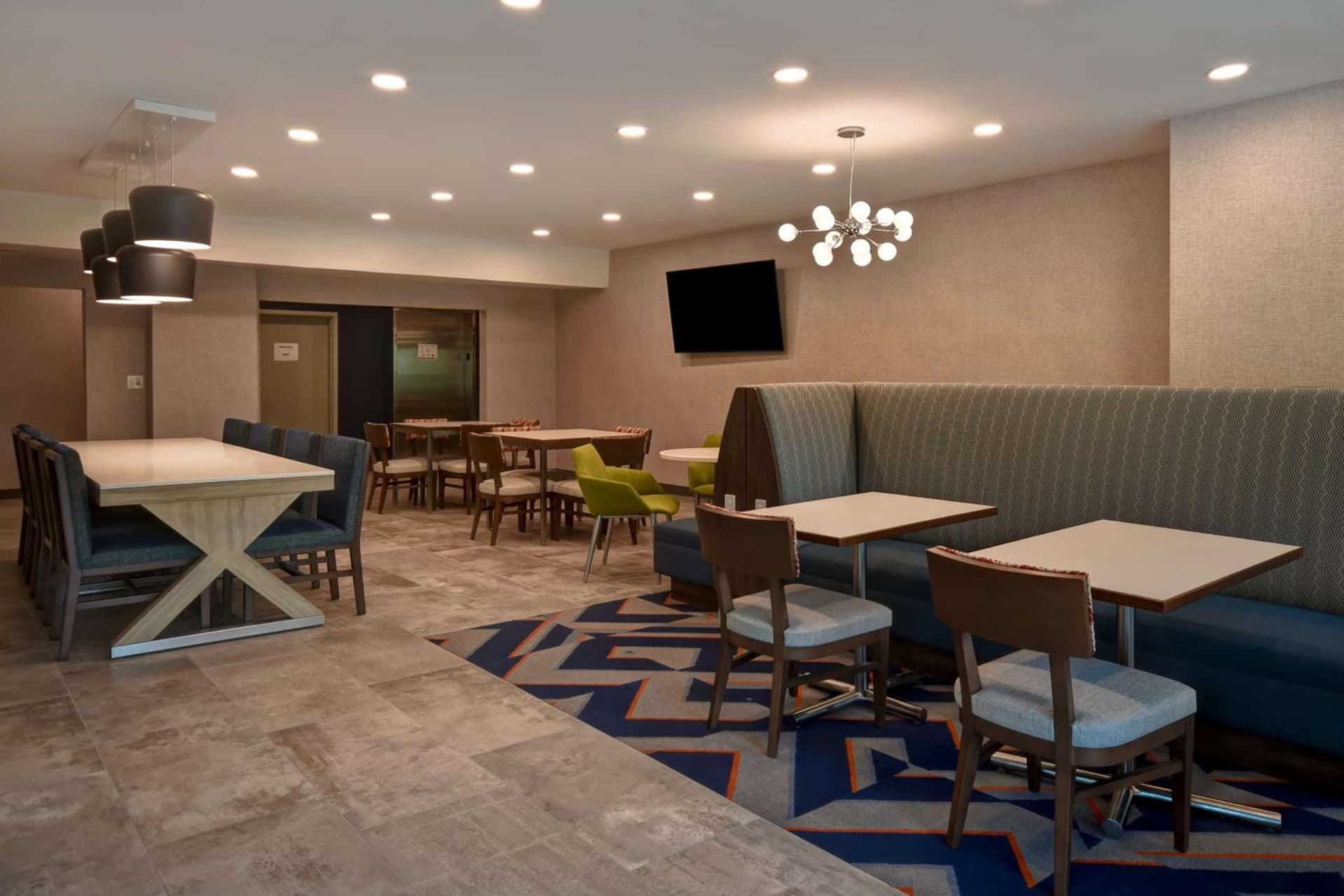 Hampton Inn Potomac Mills Woodbridge gallery photo in Woodbridge, VA — image 41