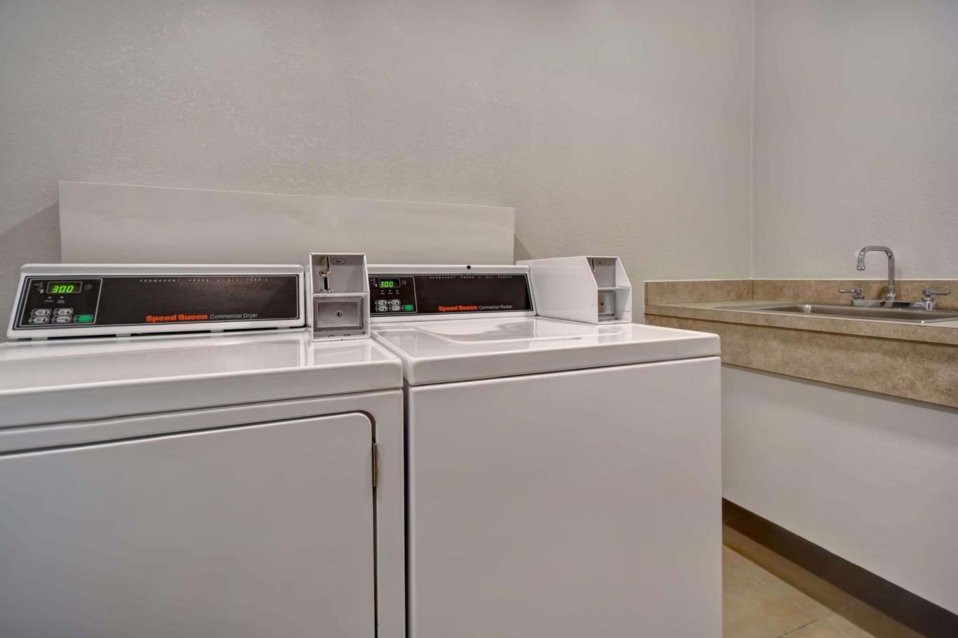 Hampton Inn Potomac Mills Woodbridge gallery photo in Woodbridge, VA — image 39
