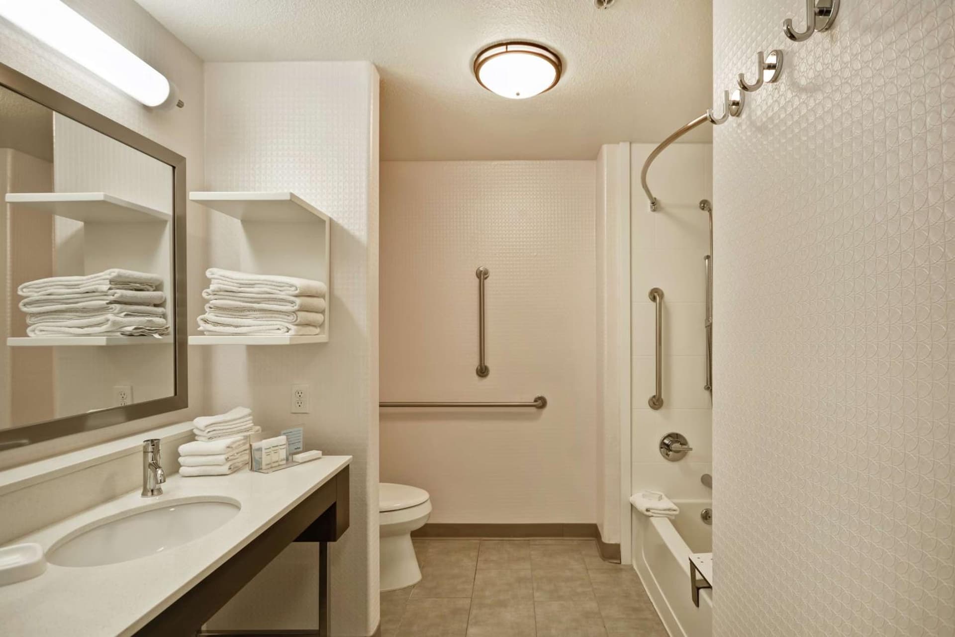 Hampton Inn & Suites Yuma gallery photo in Yuma, AZ — image 7