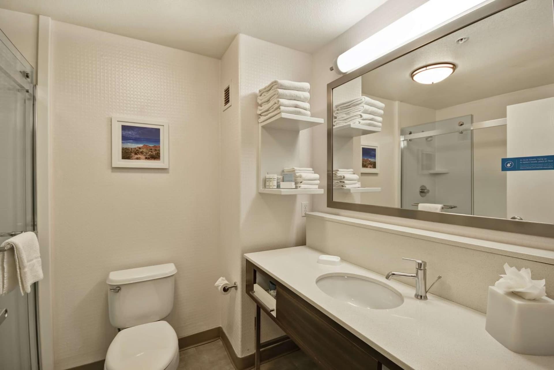 Hampton Inn & Suites Yuma gallery photo in Yuma, AZ — image 8