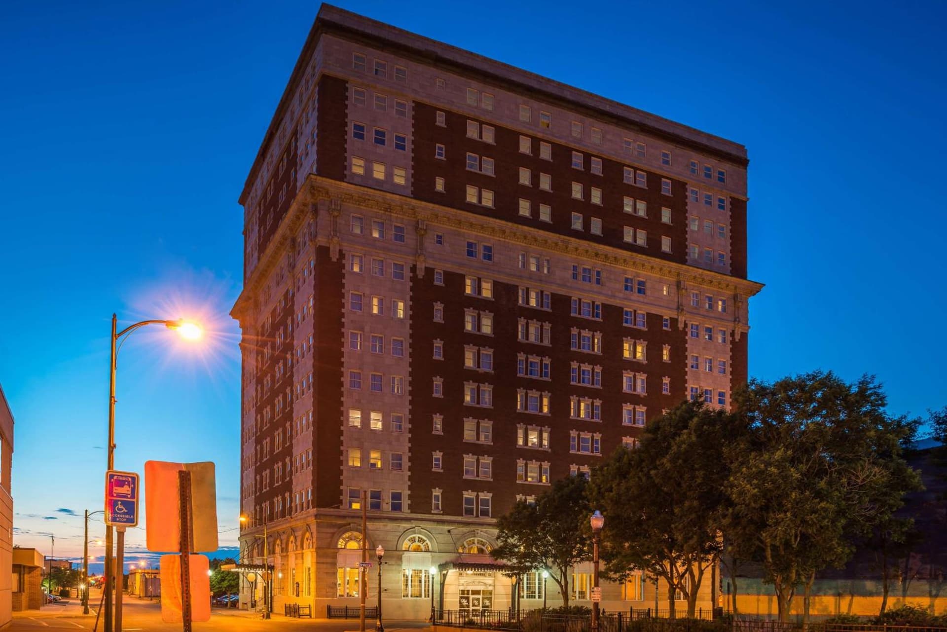 DoubleTree by Hilton Utica gallery photo in Utica, NY — image 81