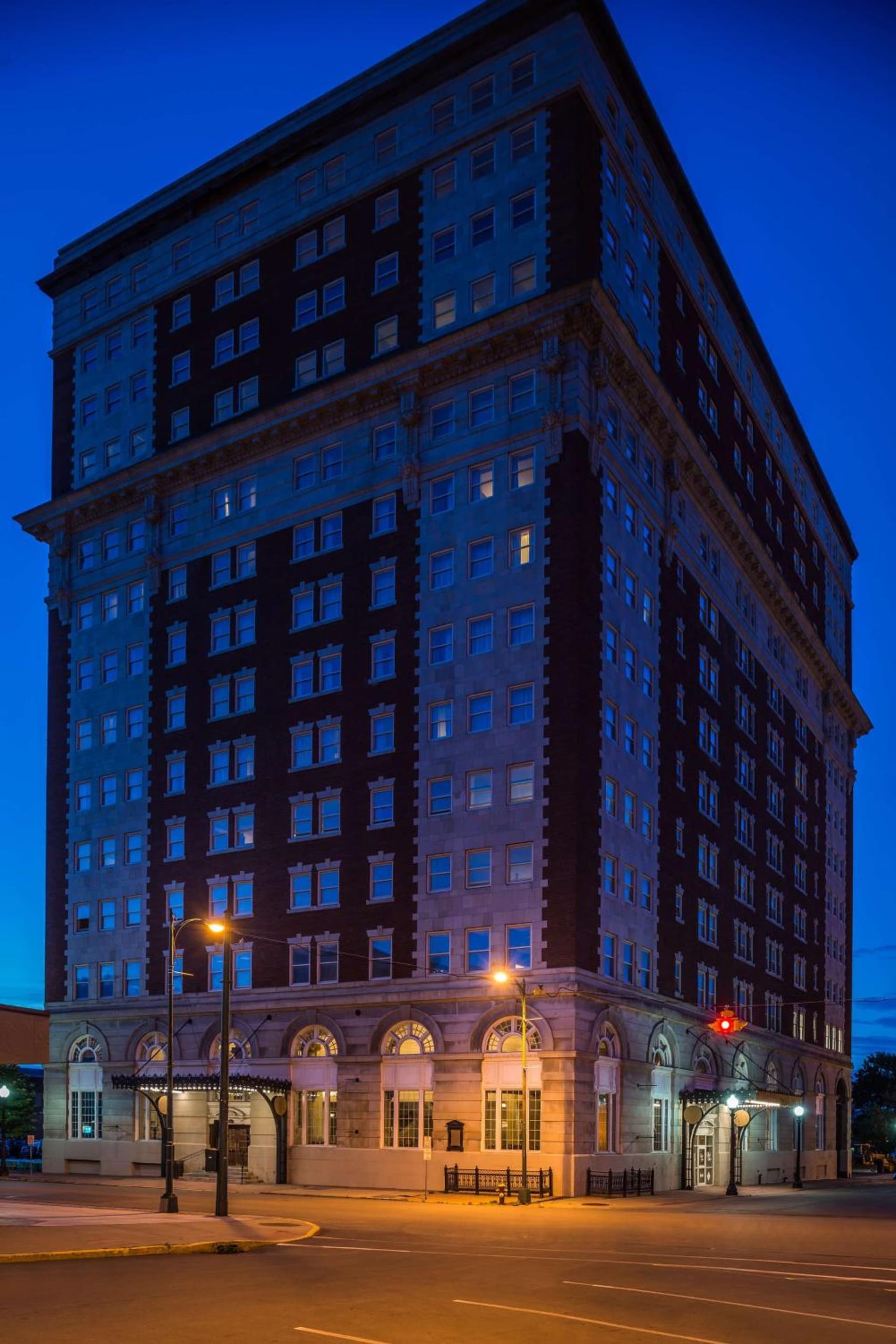 DoubleTree by Hilton Utica gallery photo in Utica, NY — image 6