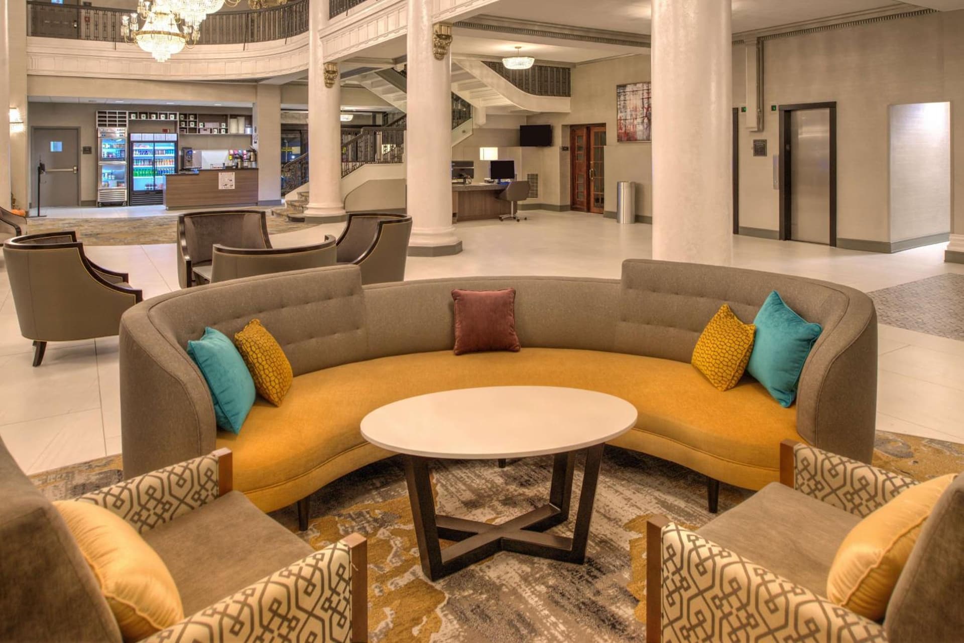 DoubleTree by Hilton Utica gallery photo in Utica, NY — image 4