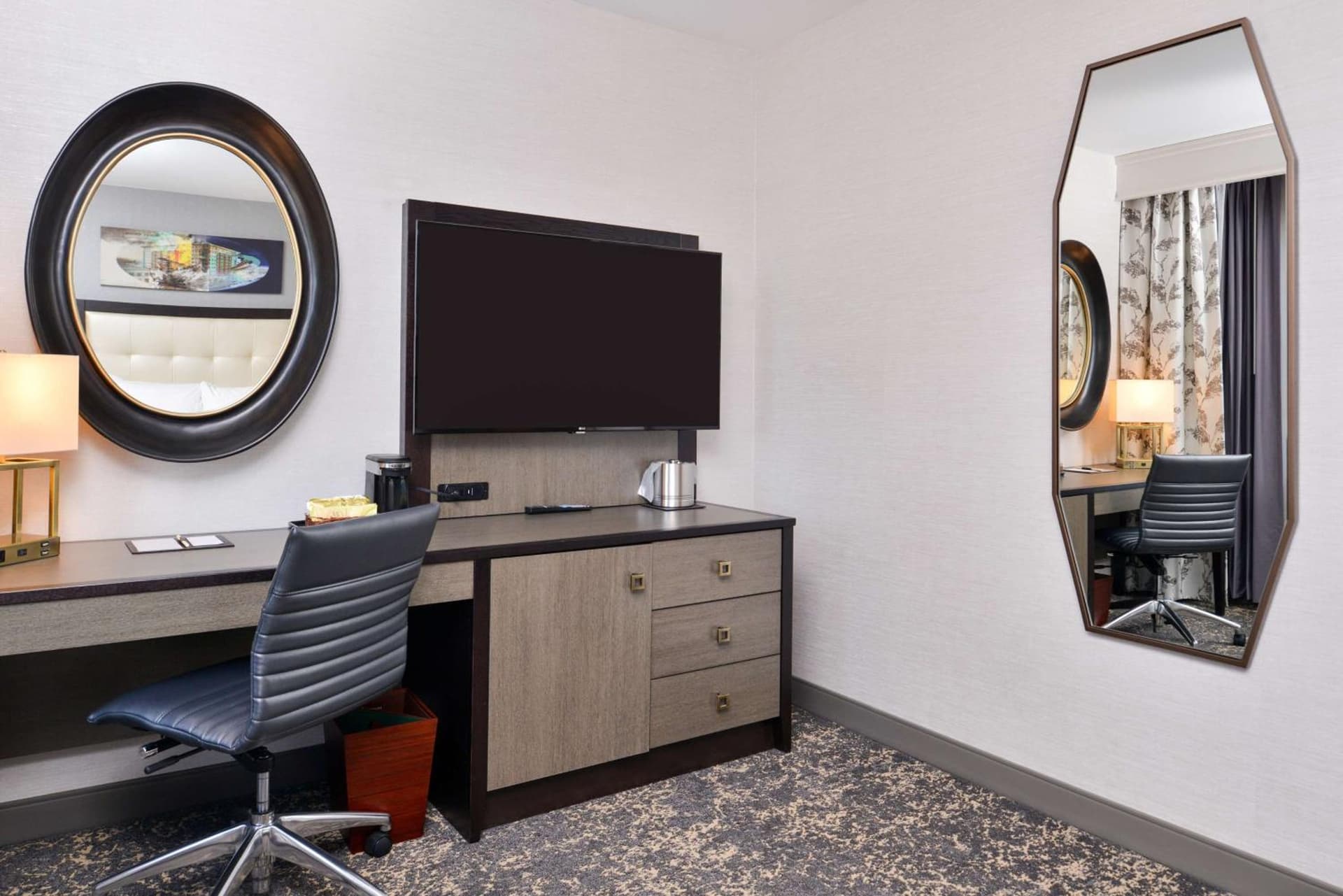 DoubleTree by Hilton Utica gallery photo in Utica, NY — image 93