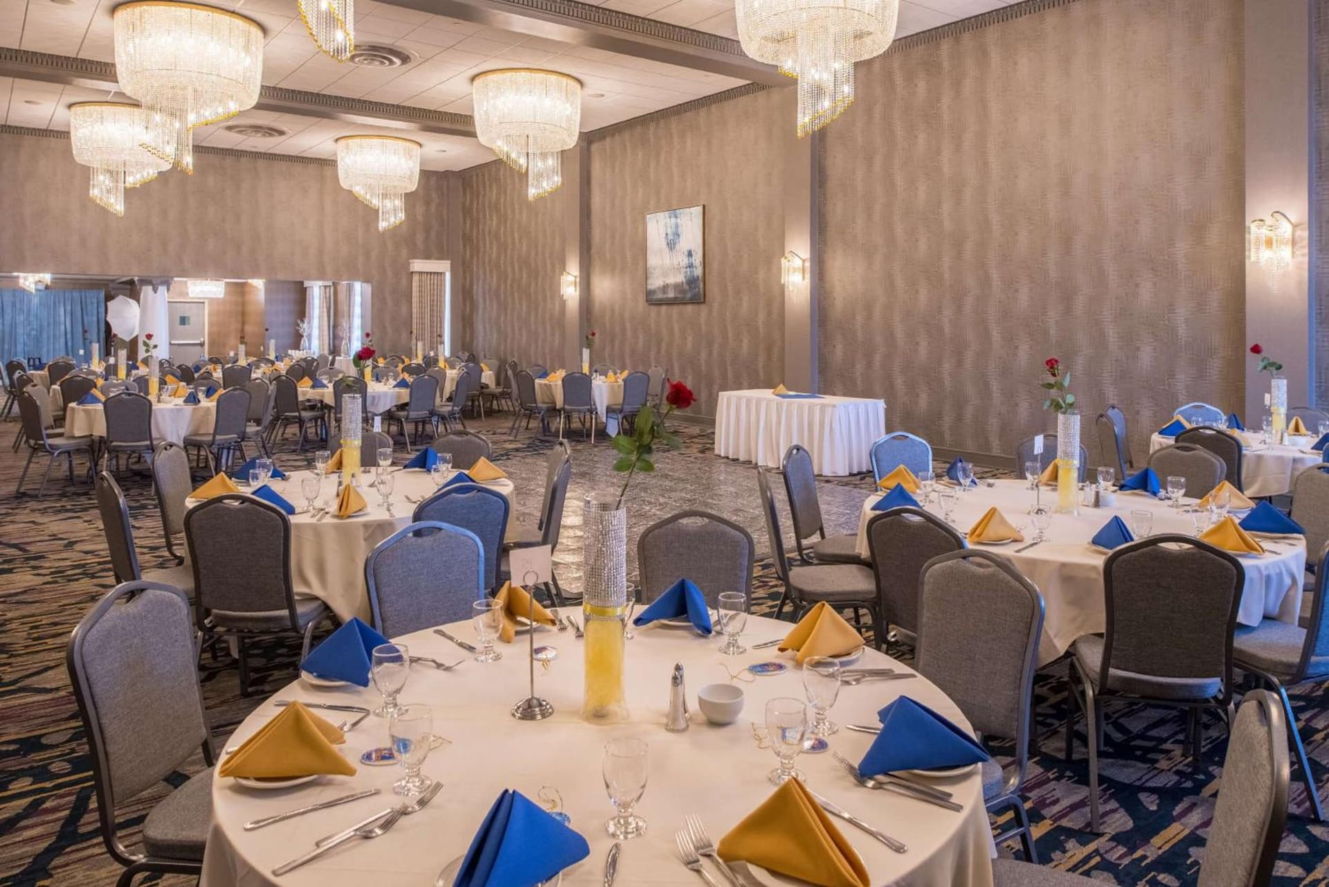 DoubleTree by Hilton Utica gallery photo in Utica, NY — image 8