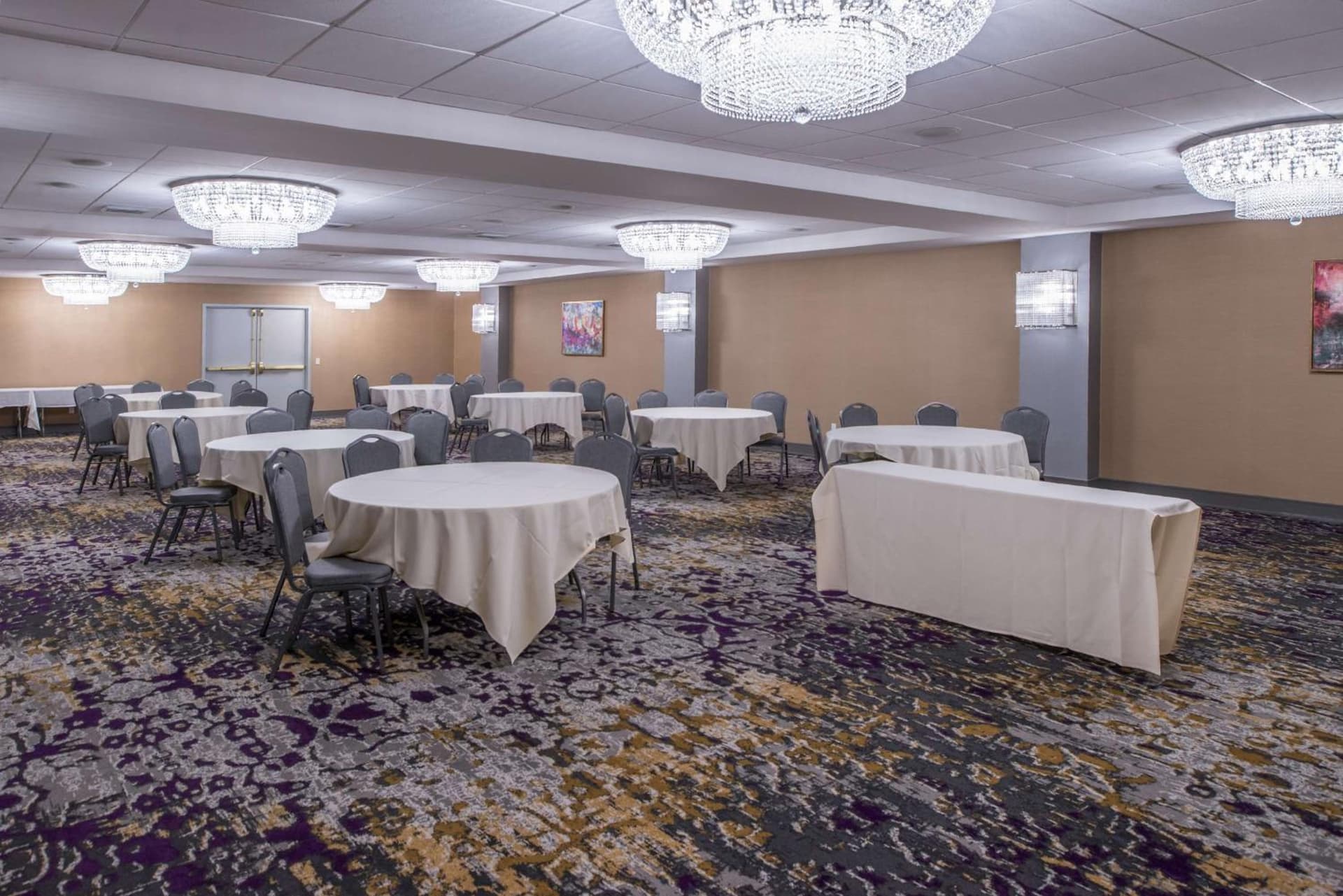 DoubleTree by Hilton Utica gallery photo in Utica, NY — image 36