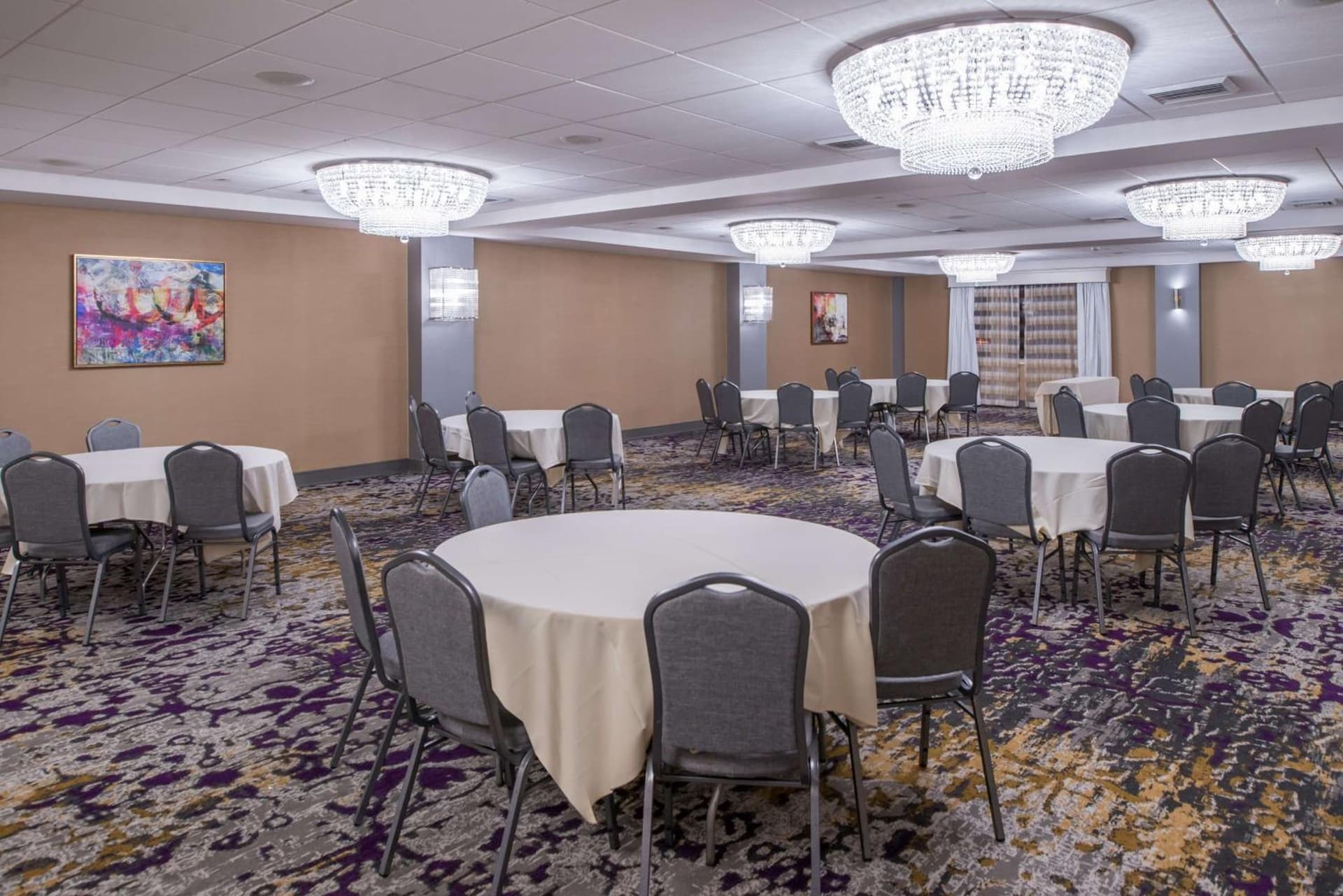 DoubleTree by Hilton Utica gallery photo in Utica, NY — image 52