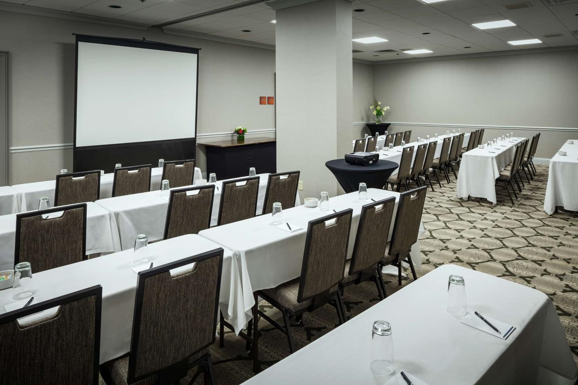 Hilton Suites Brentwood gallery photo in Brentwood, TN — image 40