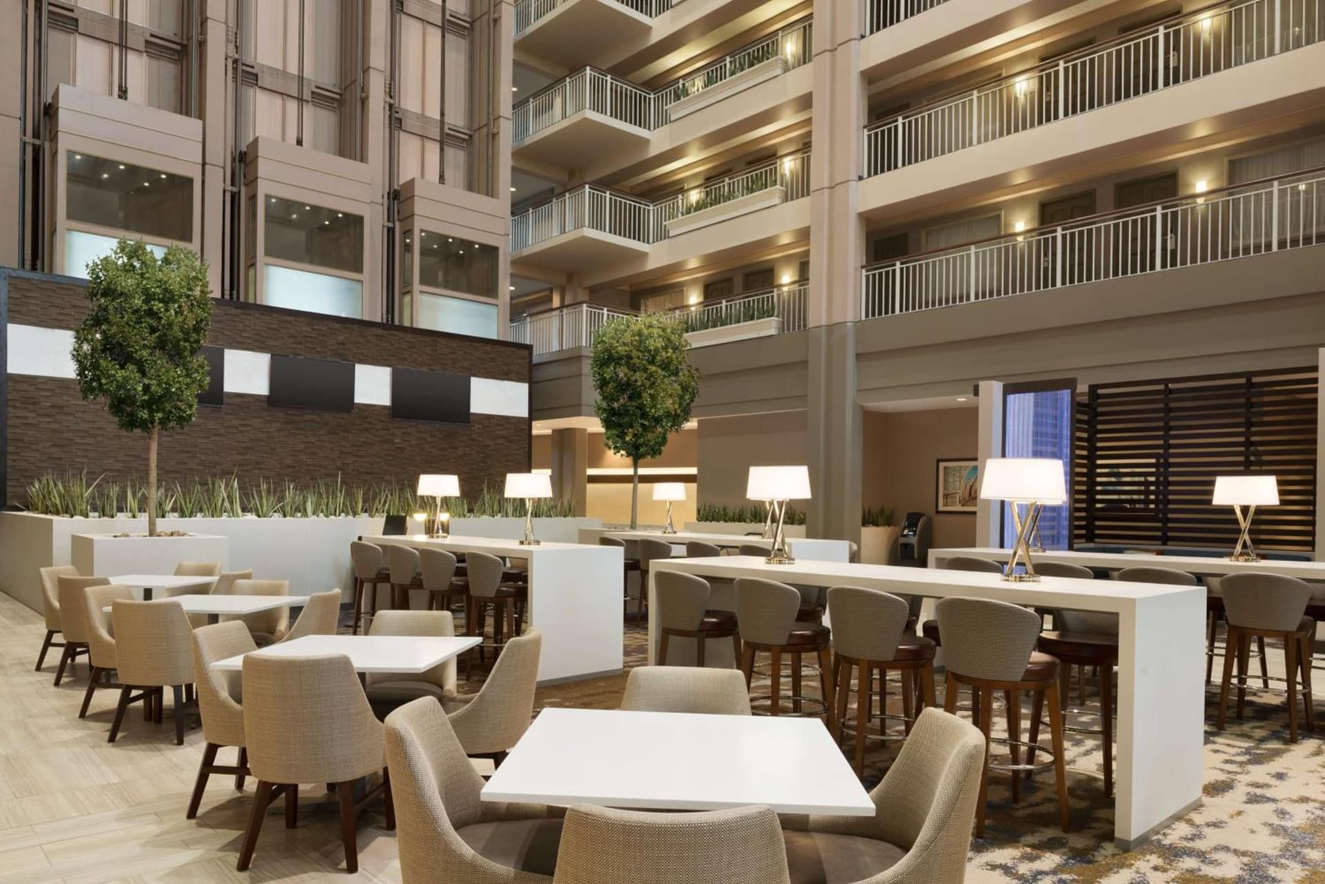 Embassy Suites by Hilton Chicago Lombard gallery photo in Lombard, IL — image 17