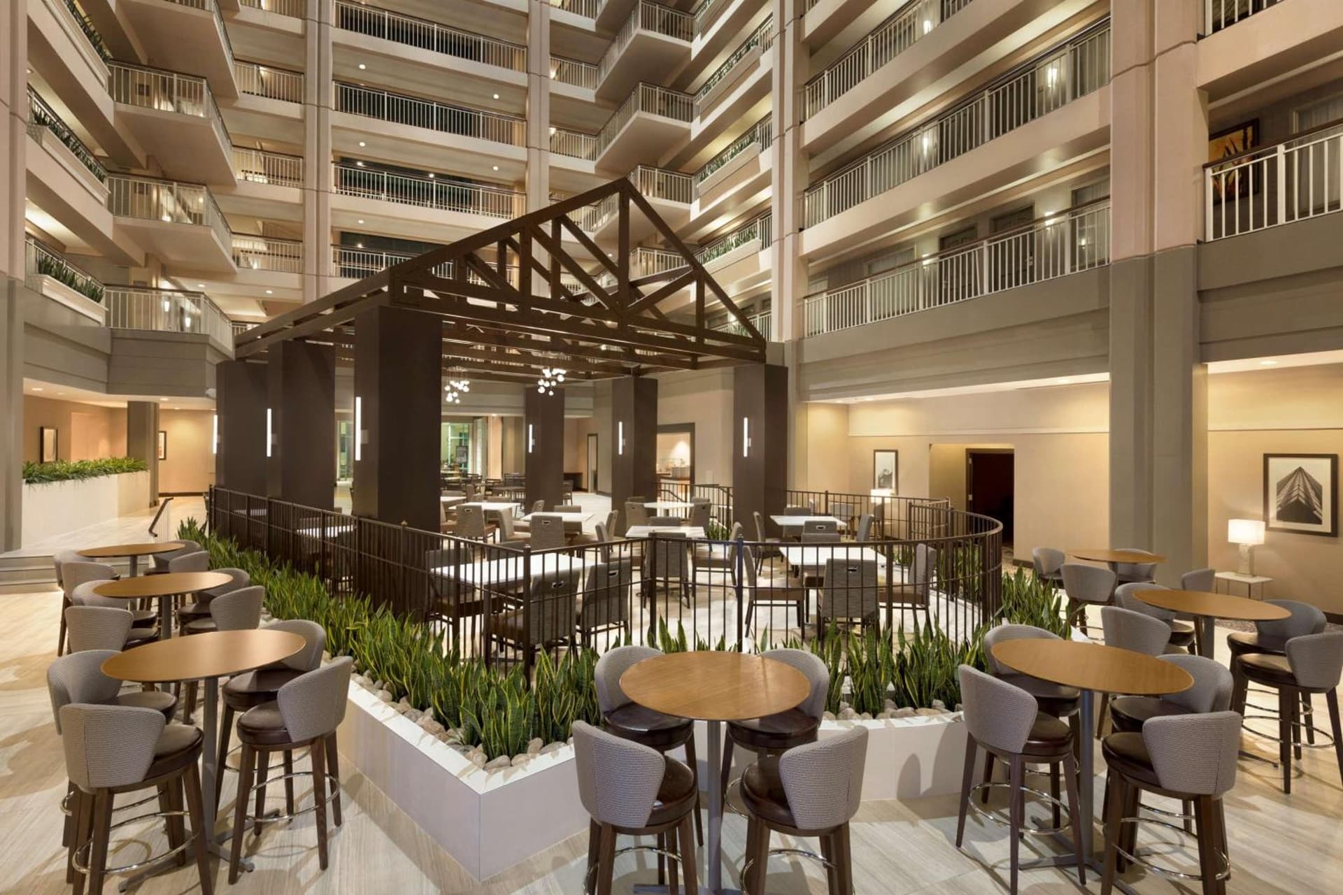 Embassy Suites by Hilton Chicago Lombard gallery photo in Lombard, IL — image 15