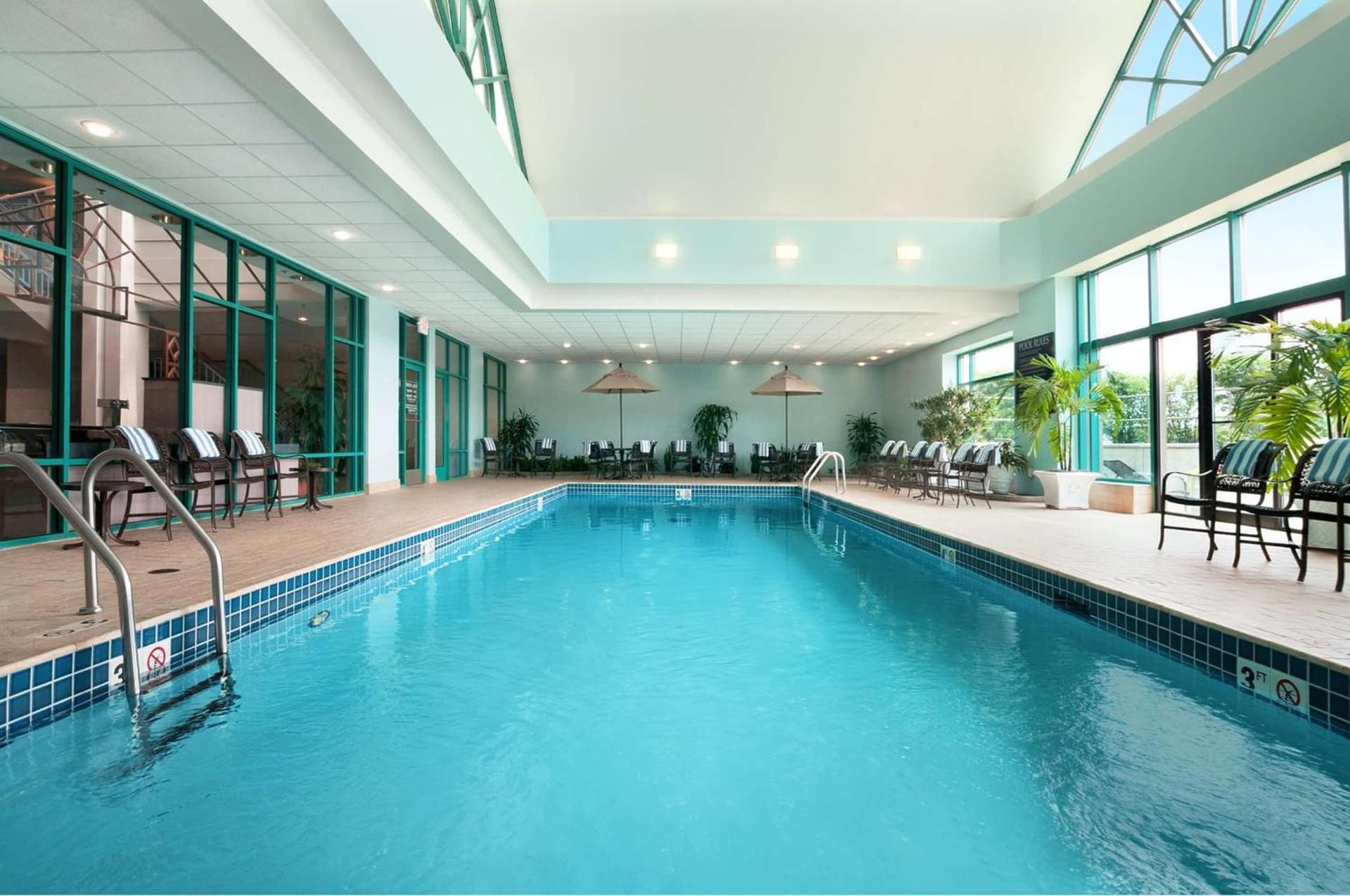 Embassy Suites by Hilton Chicago Lombard gallery photo in Lombard, IL — image 21