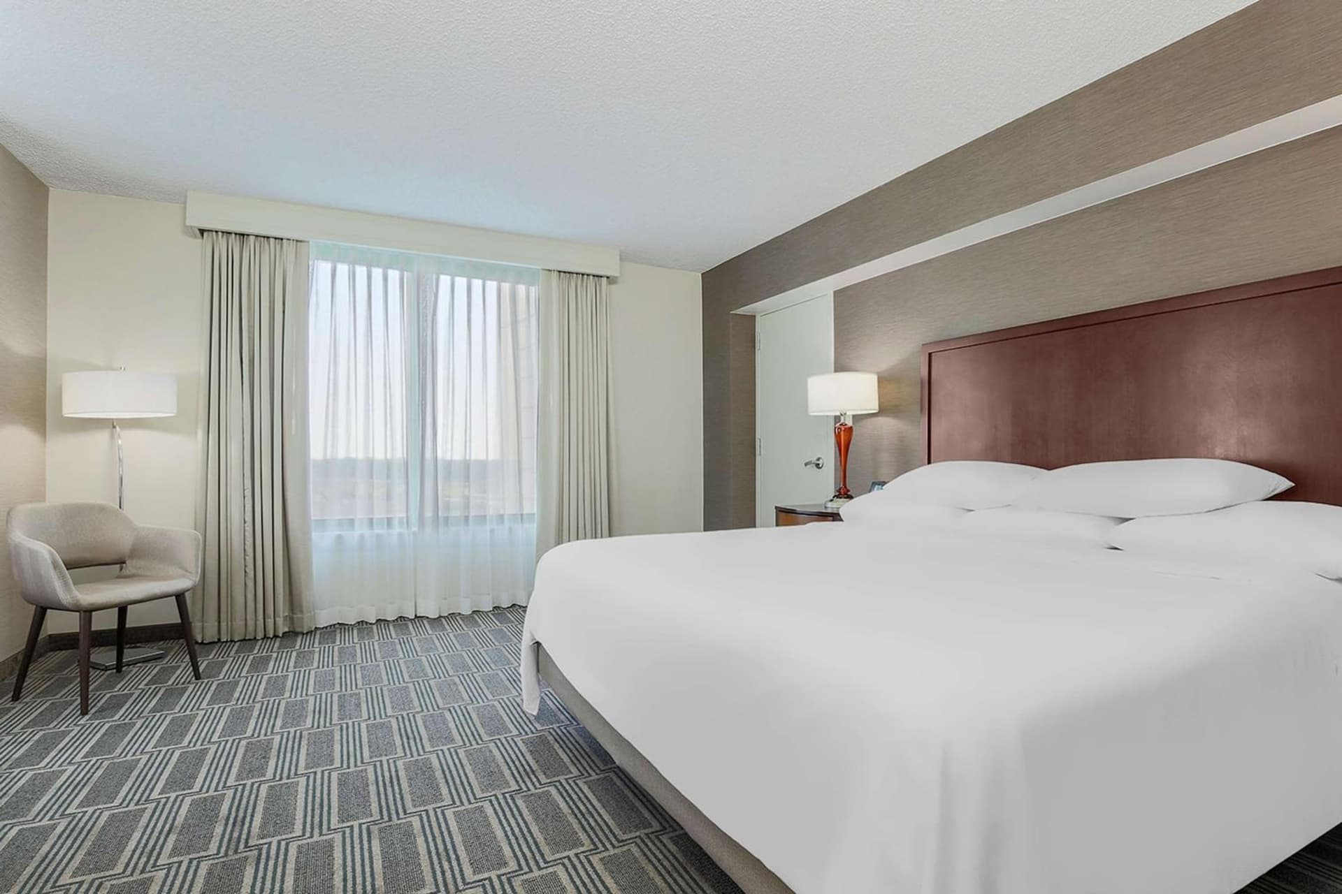 Embassy Suites by Hilton Chicago Lombard gallery photo in Lombard, IL — image 22