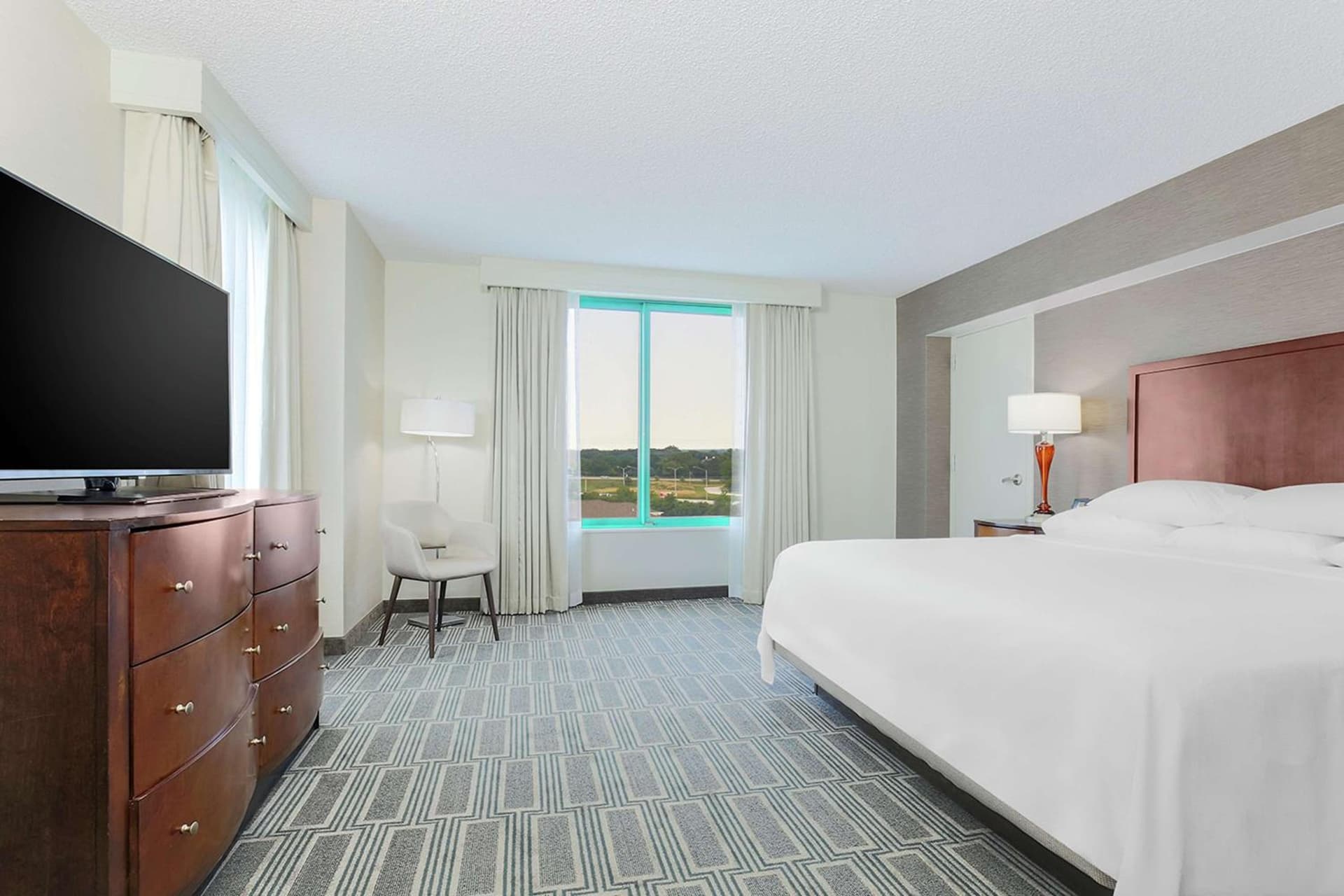 Embassy Suites by Hilton Chicago Lombard gallery photo in Lombard, IL — image 8