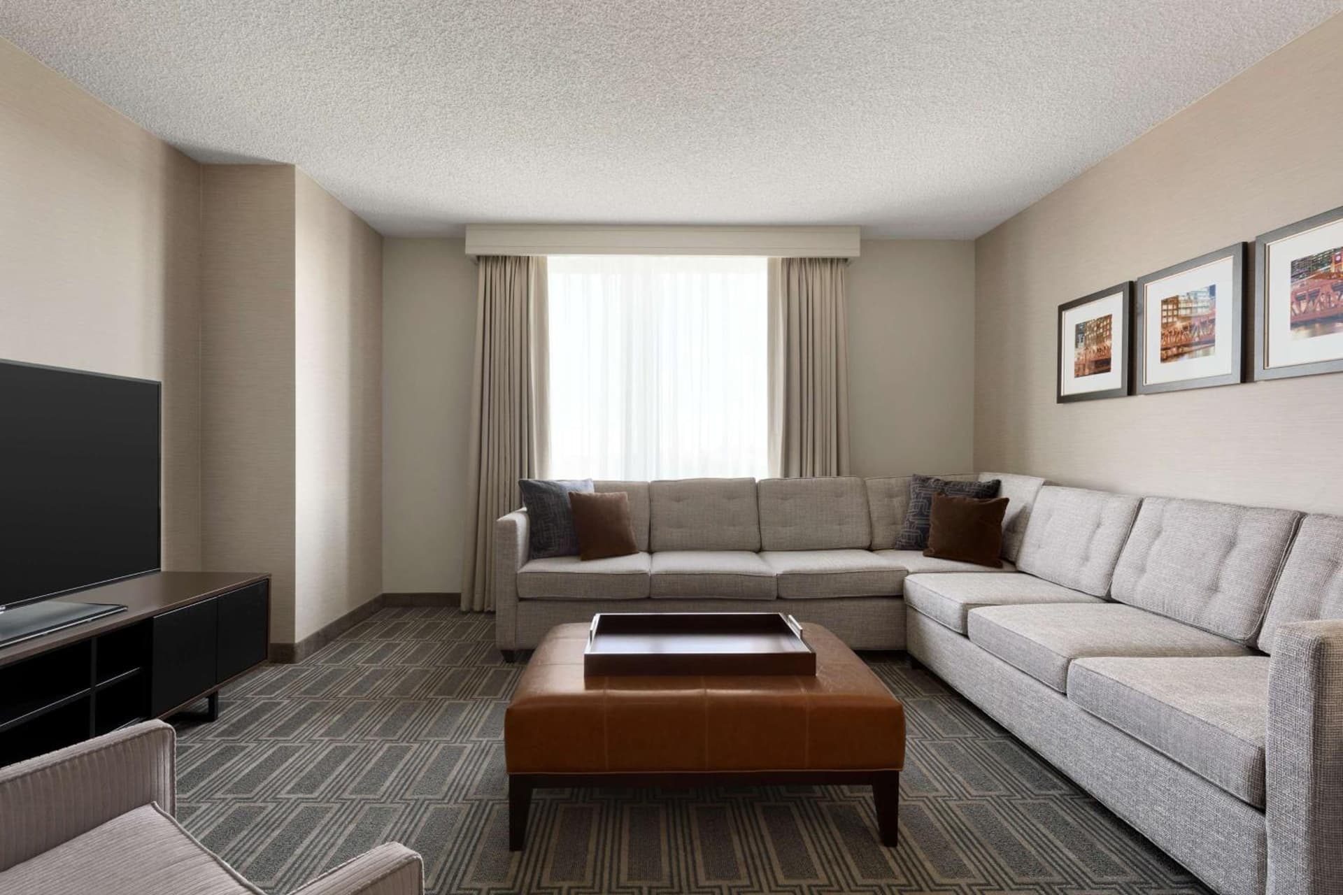 Embassy Suites by Hilton Chicago Lombard gallery photo in Lombard, IL — image 4