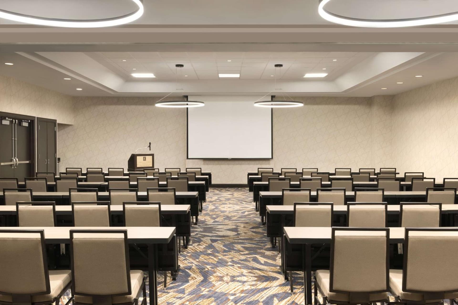 Embassy Suites by Hilton Chicago Lombard gallery photo in Lombard, IL — image 37
