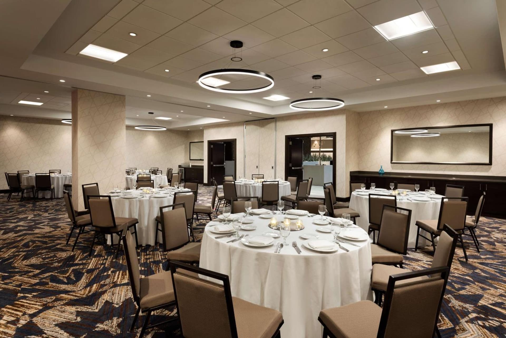 Embassy Suites by Hilton Chicago Lombard gallery photo in Lombard, IL — image 38