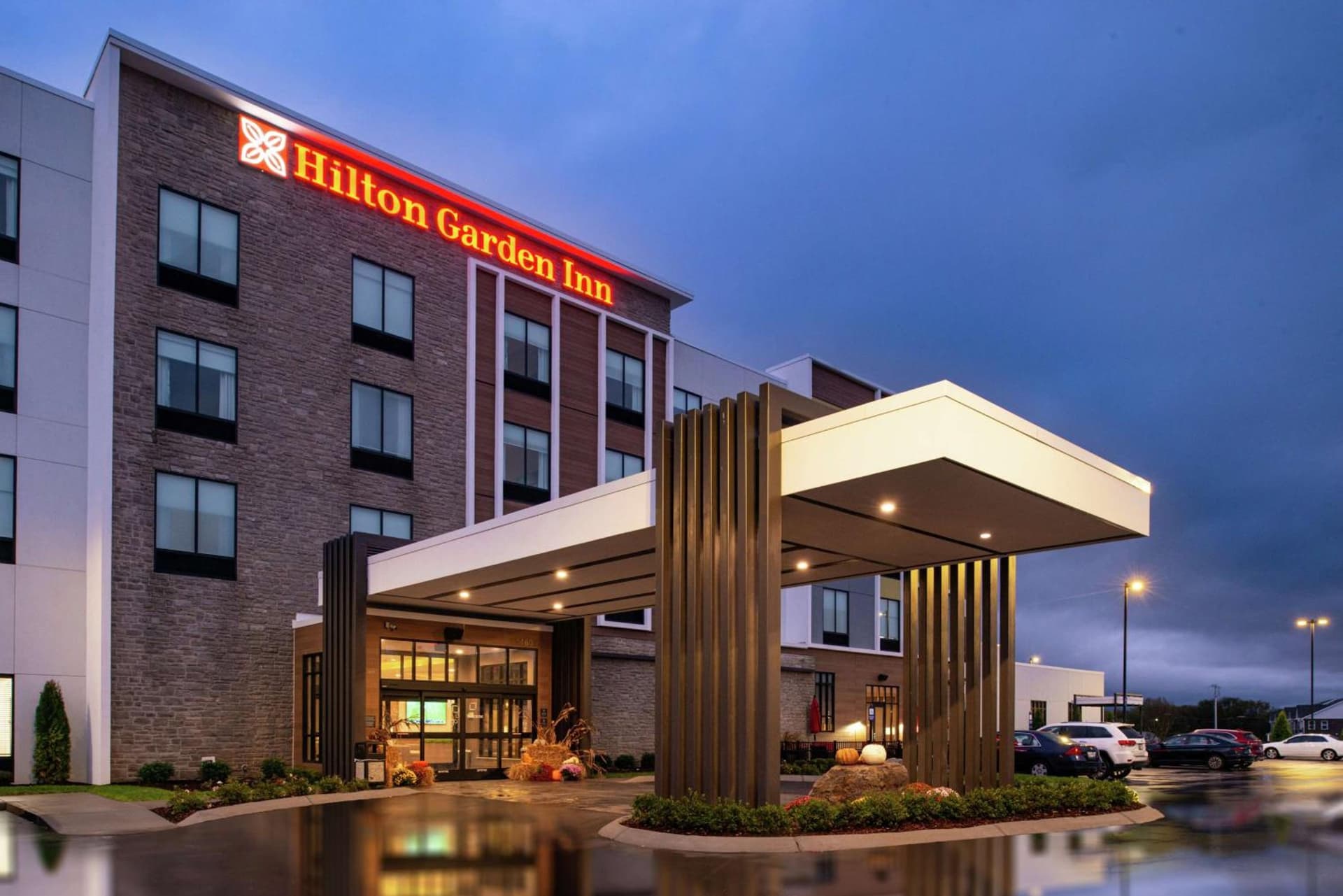 Hilton Garden Inn Gallatin interior in Gallatin, TN — gallery photo 2